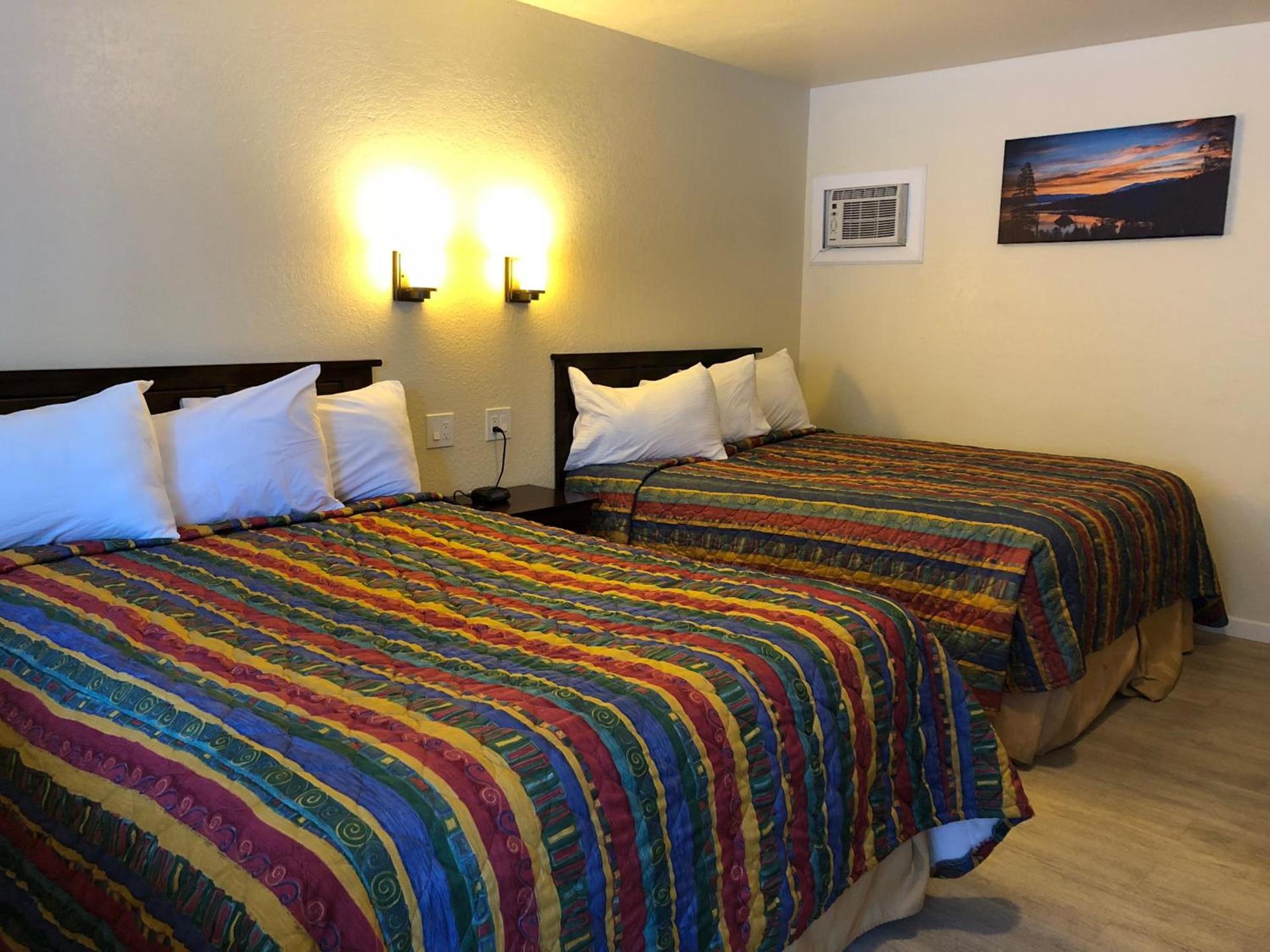Cedar Inn & Suites photo 14