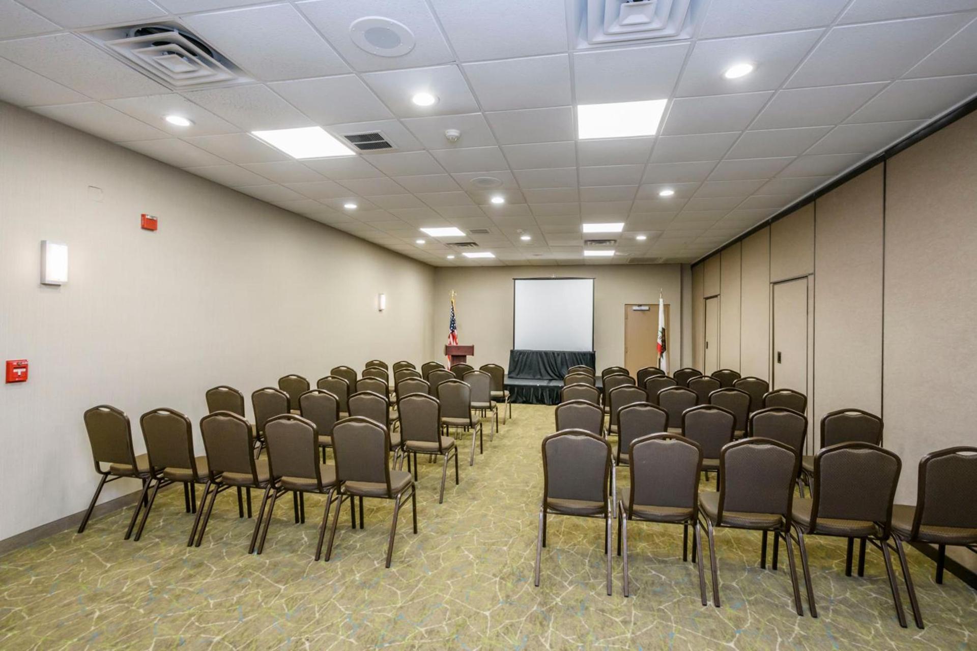 Wyndham Garden Fresno Yosemite Airport photo 42