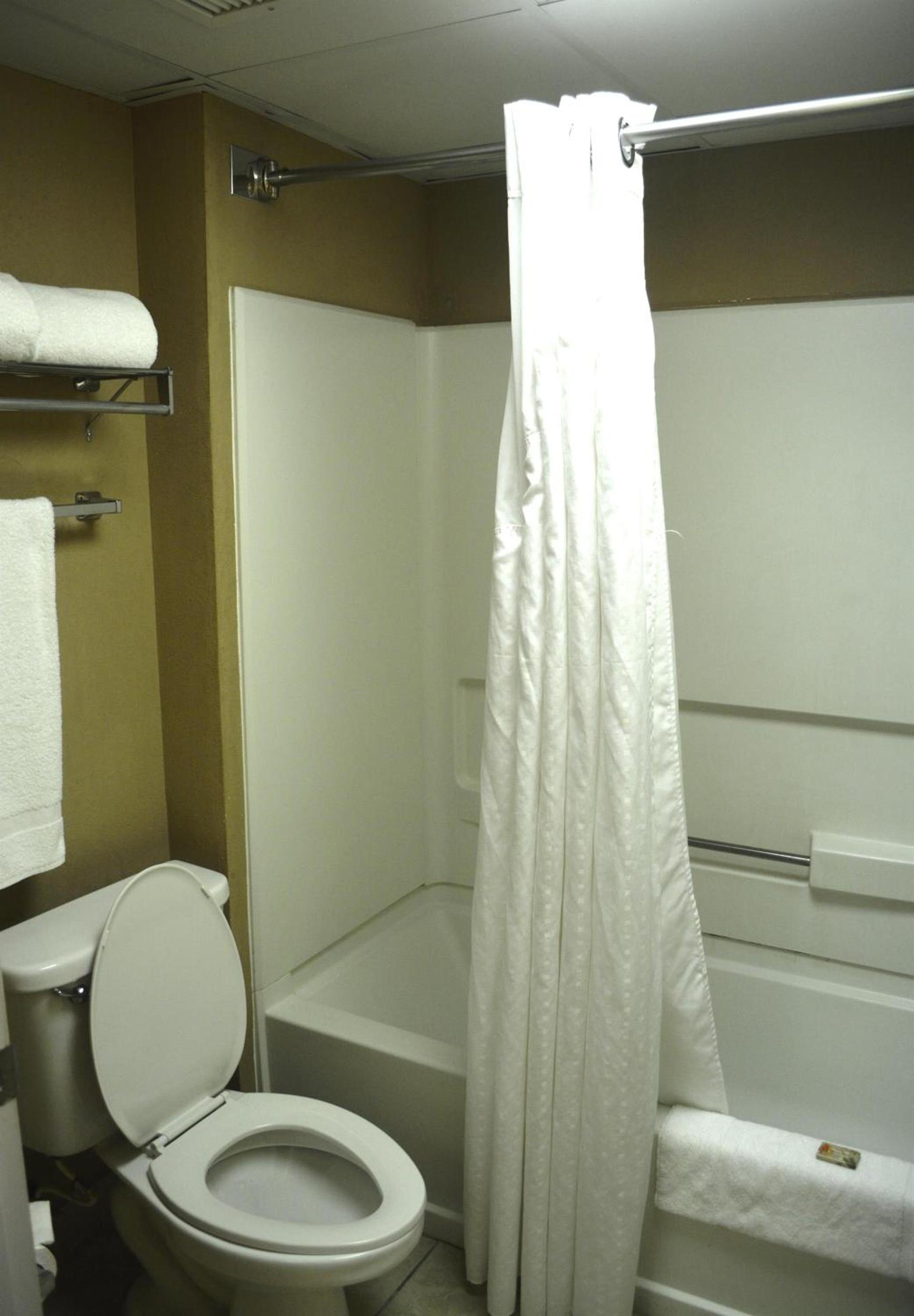SureStay Plus Hotel by Best Western Roanoke Rapids I-95 photo 35