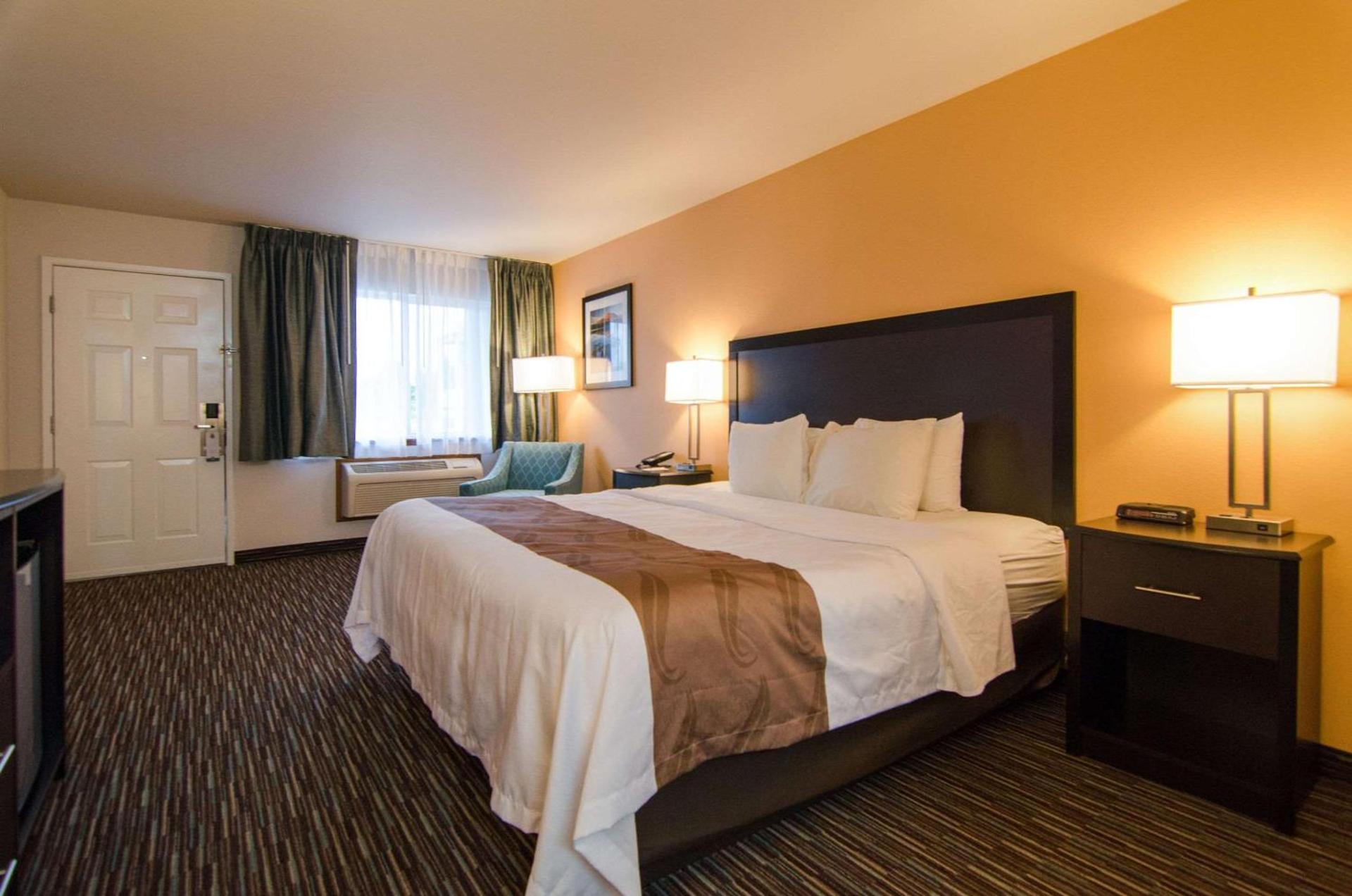 Cottage Grove Inn photo 30