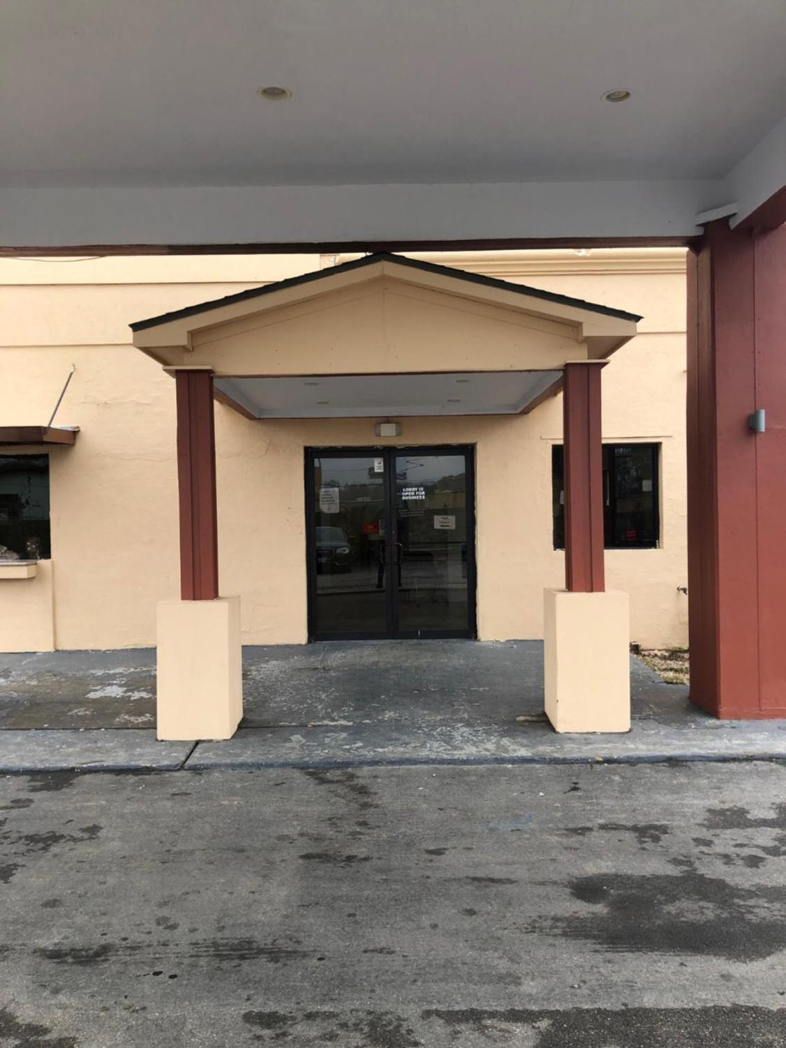 Travel Inn & Suites photo 2