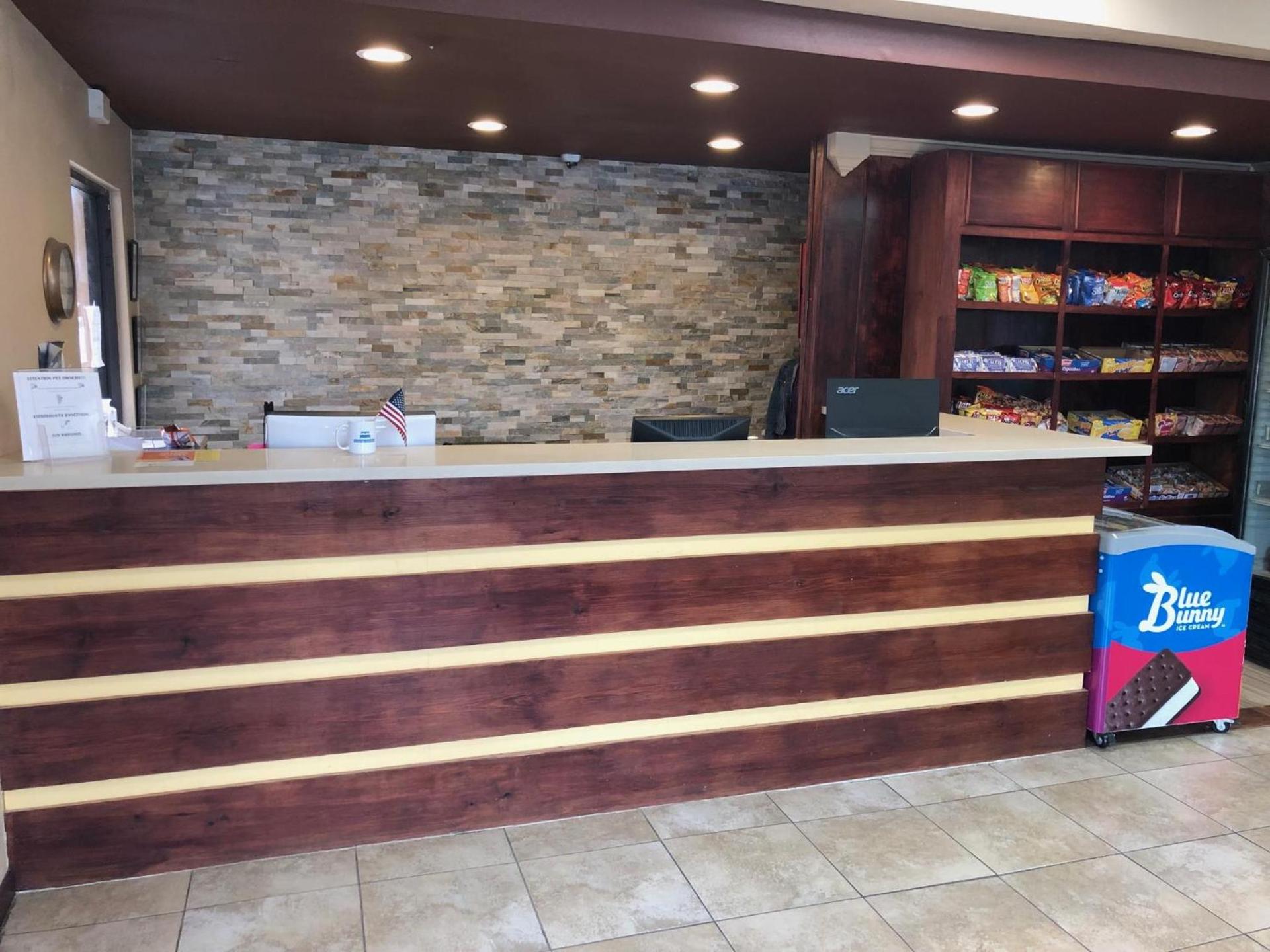Travel Inn & Suites photo 12
