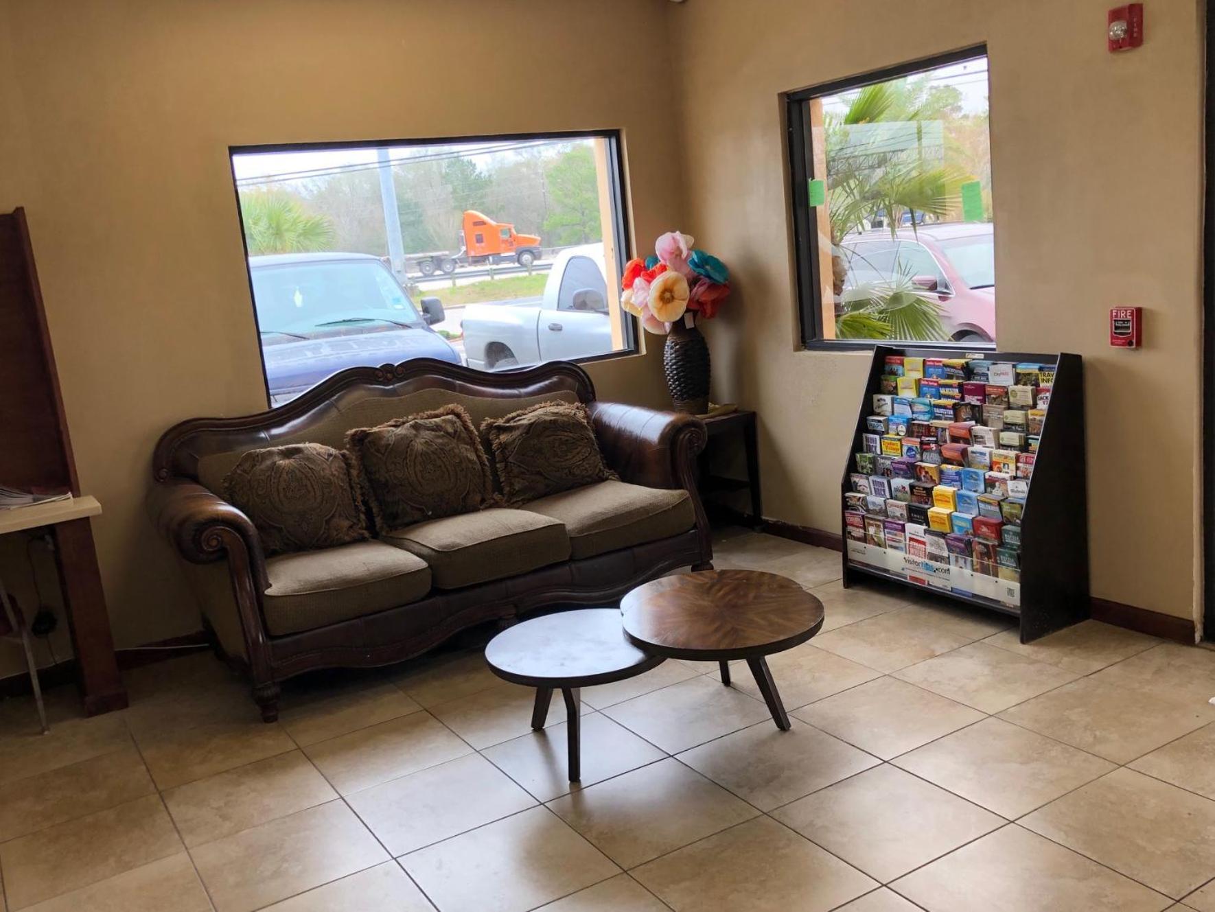 Travel Inn & Suites photo 4
