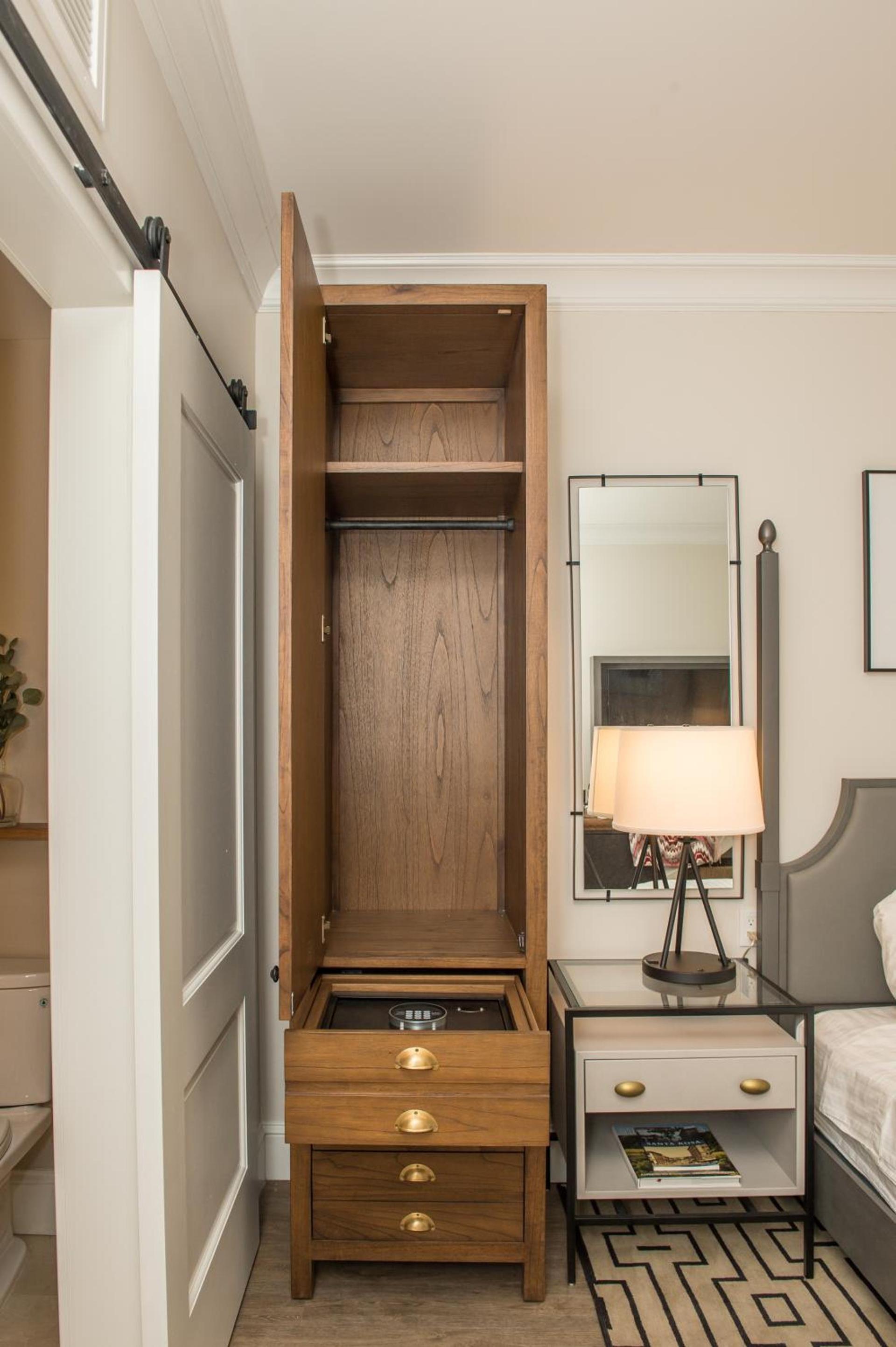 Hotel E photo 17