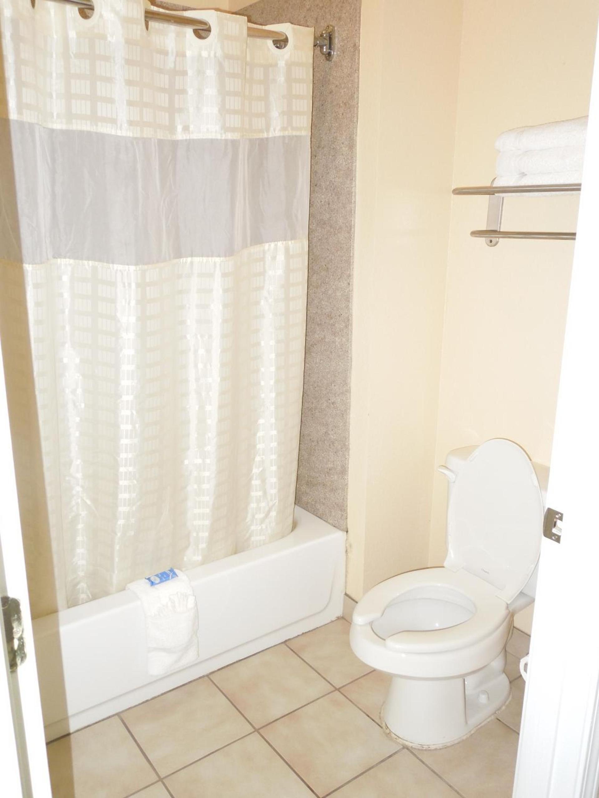 Homegate Inn & Suites West Memphis photo 11