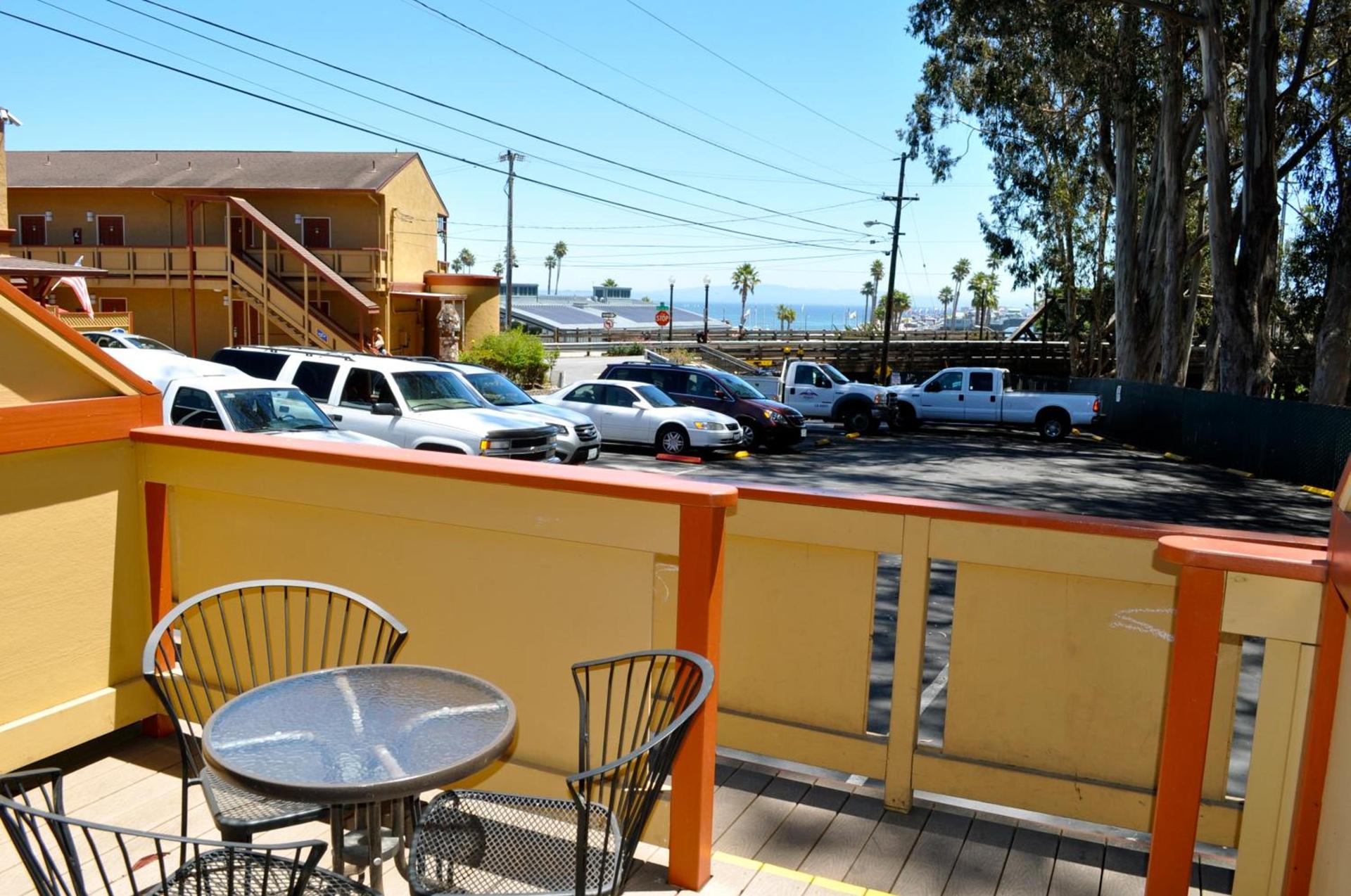 Howard Johnson by Wyndham Santa Cruz photo 69