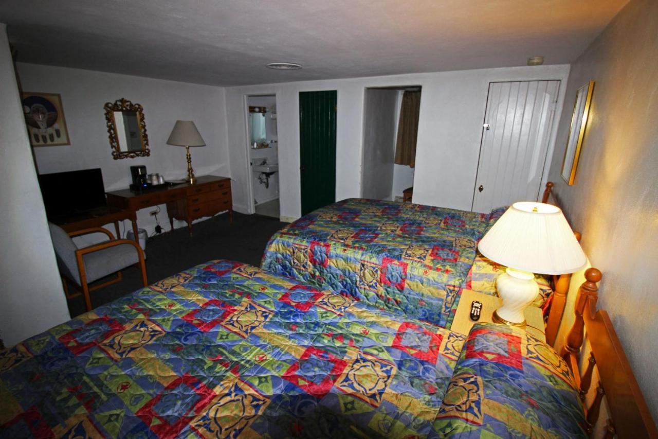 Topaz Lodge photo 9