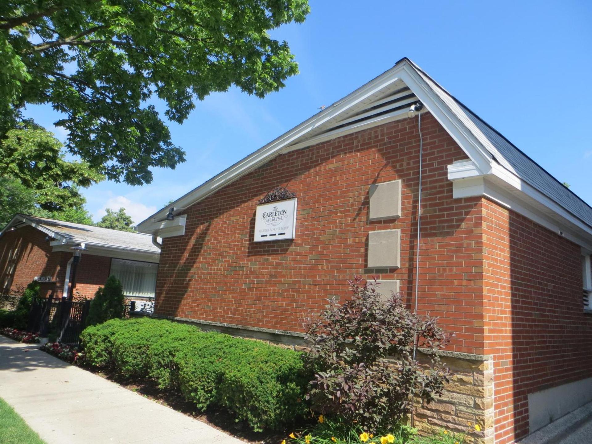 Carleton of Oak Park photo 61