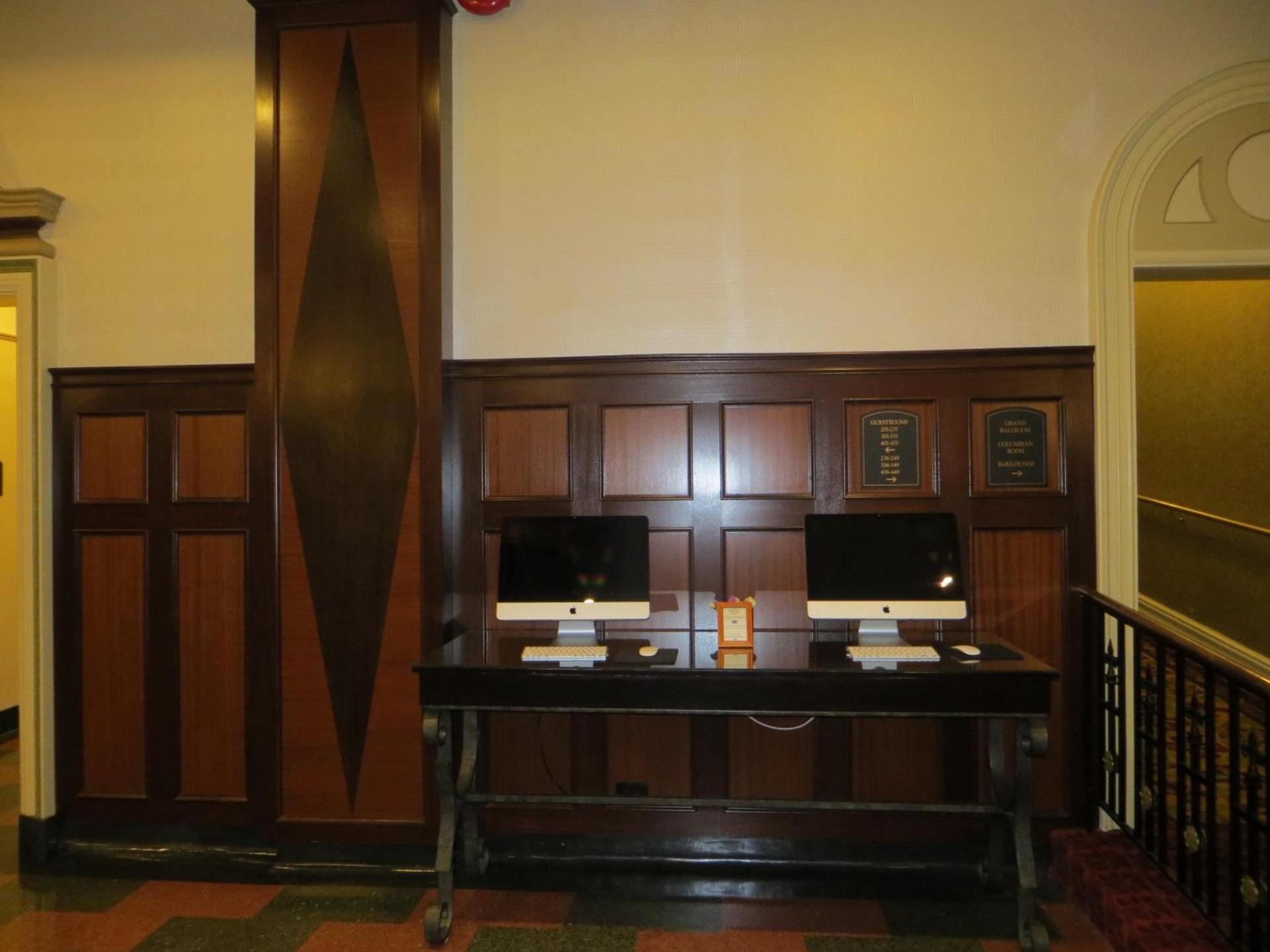 Carleton of Oak Park photo 12