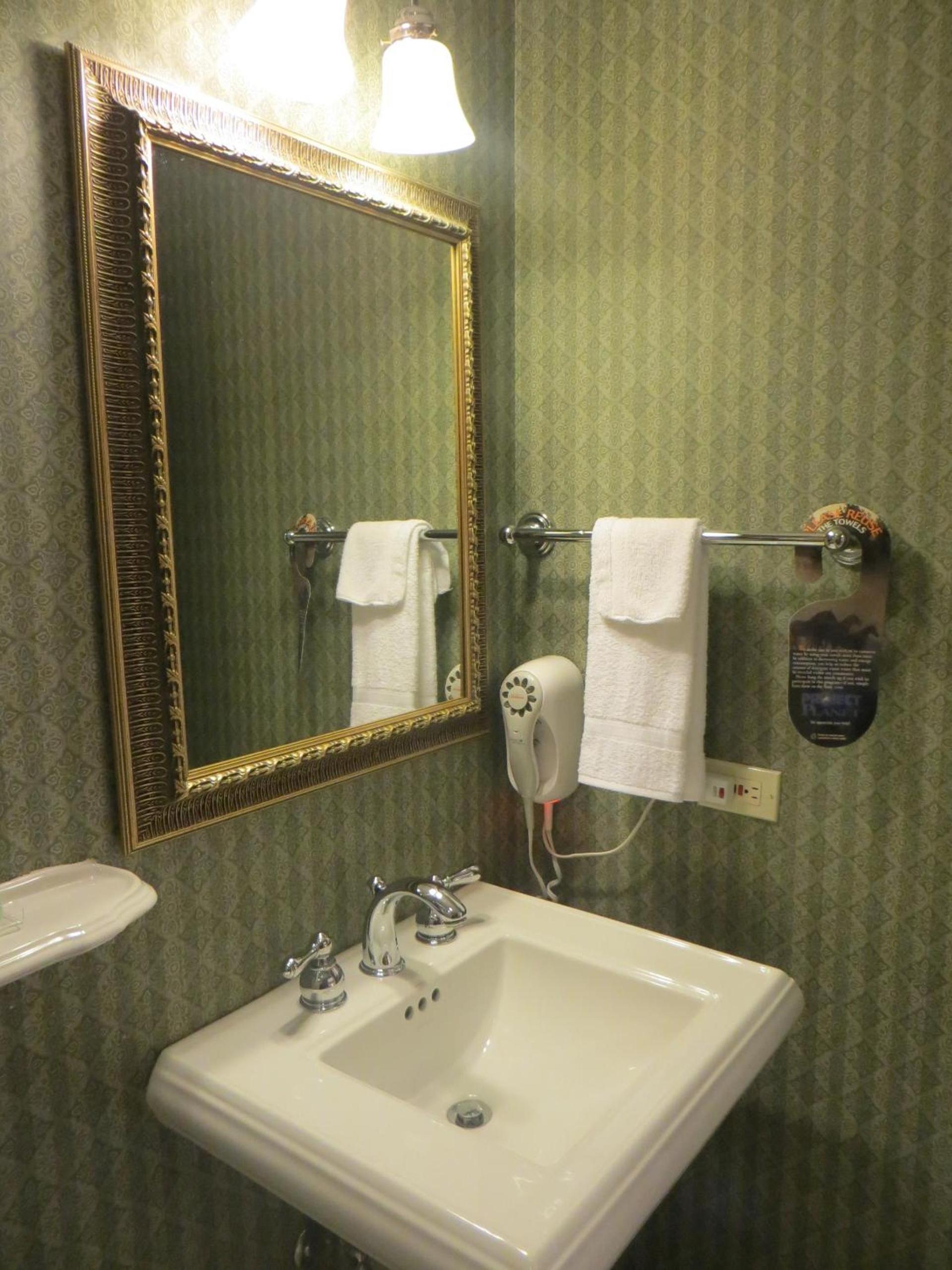 Carleton of Oak Park photo 34