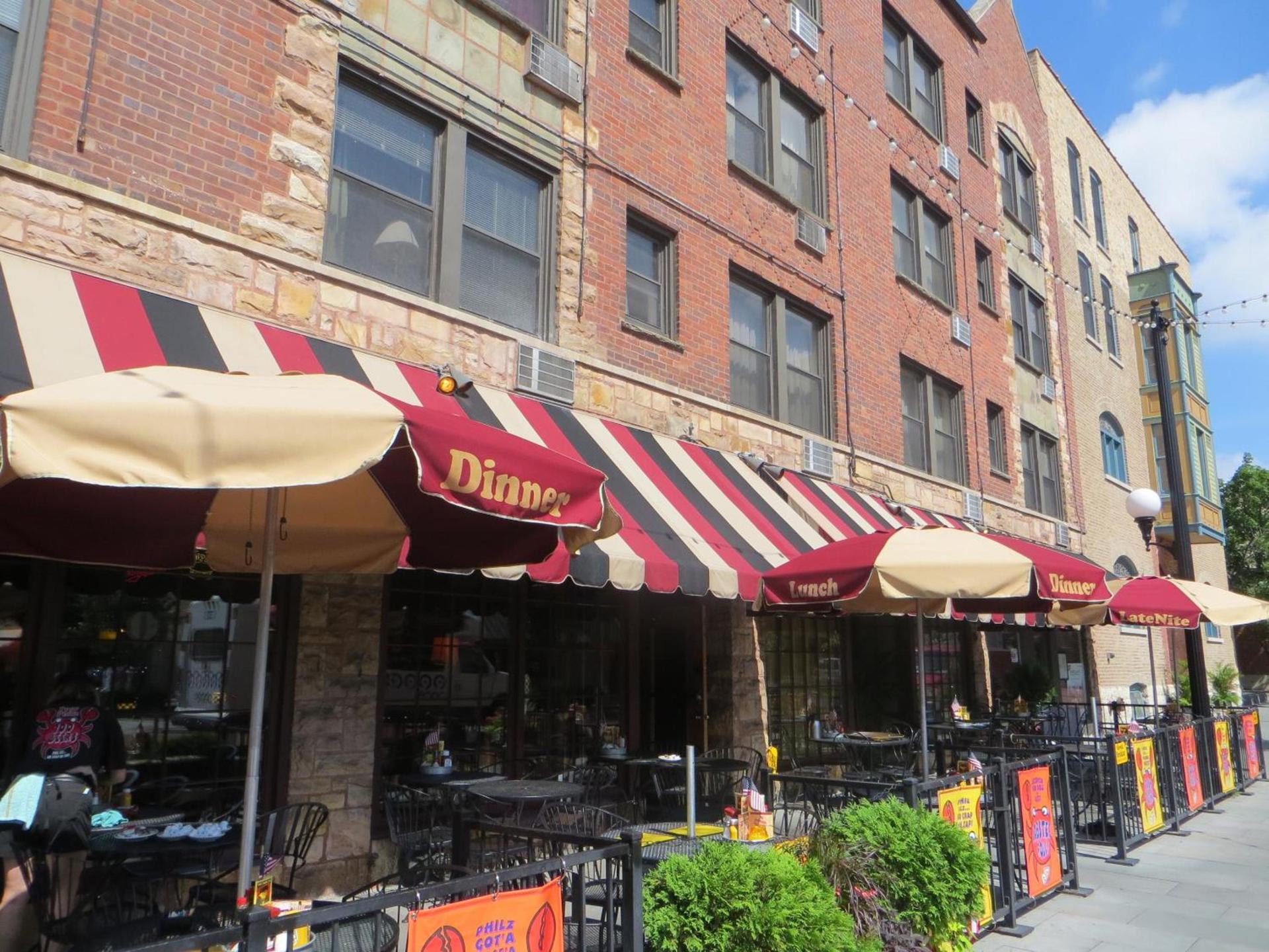 Carleton of Oak Park photo 57