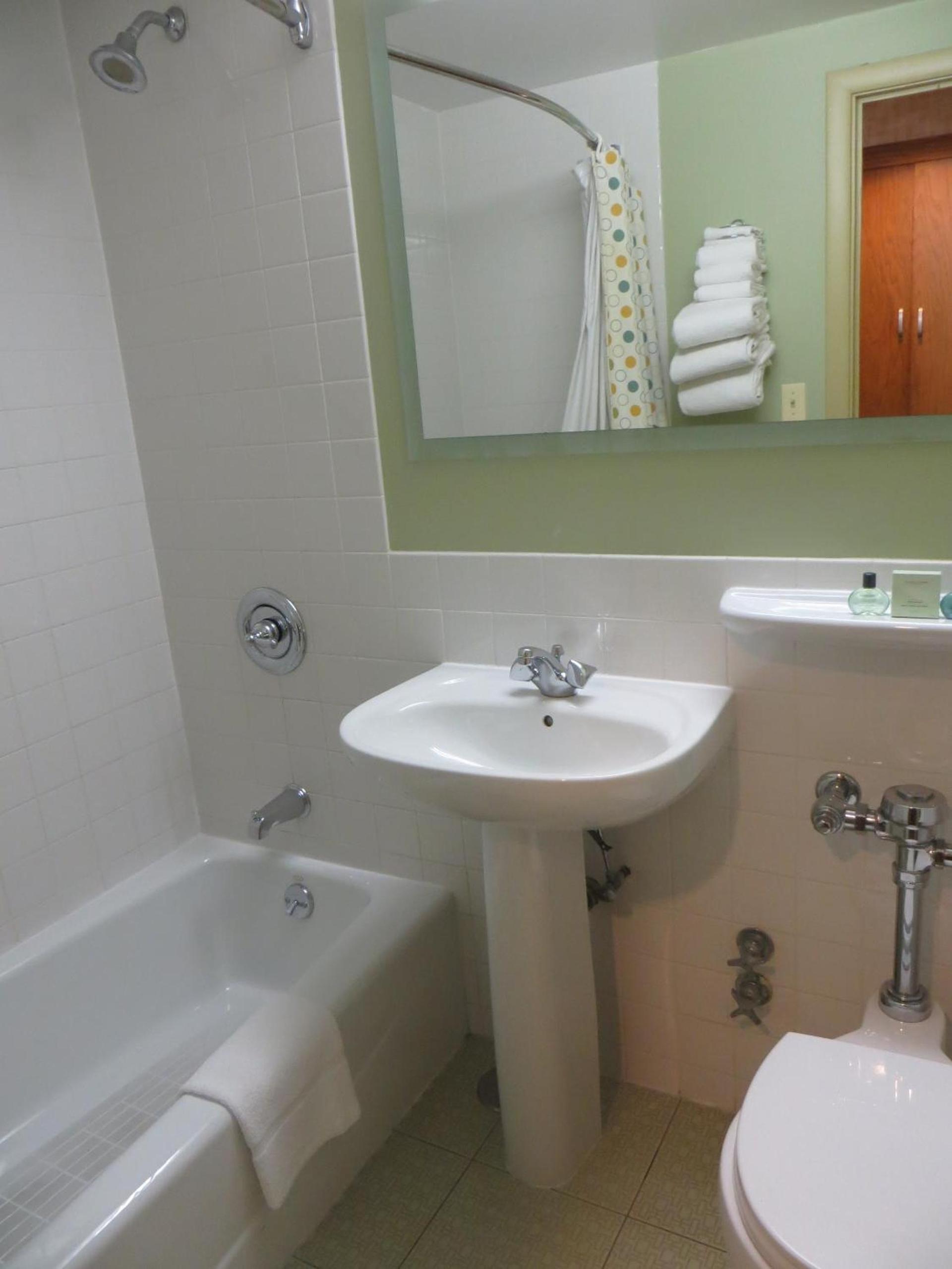 Carleton of Oak Park photo 51