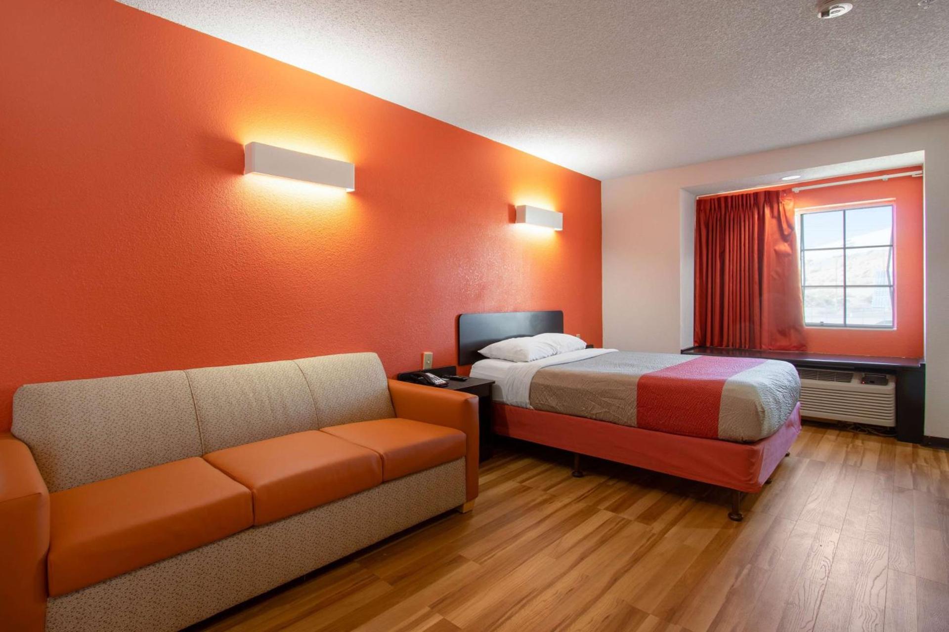 El Paso Inn photo 9