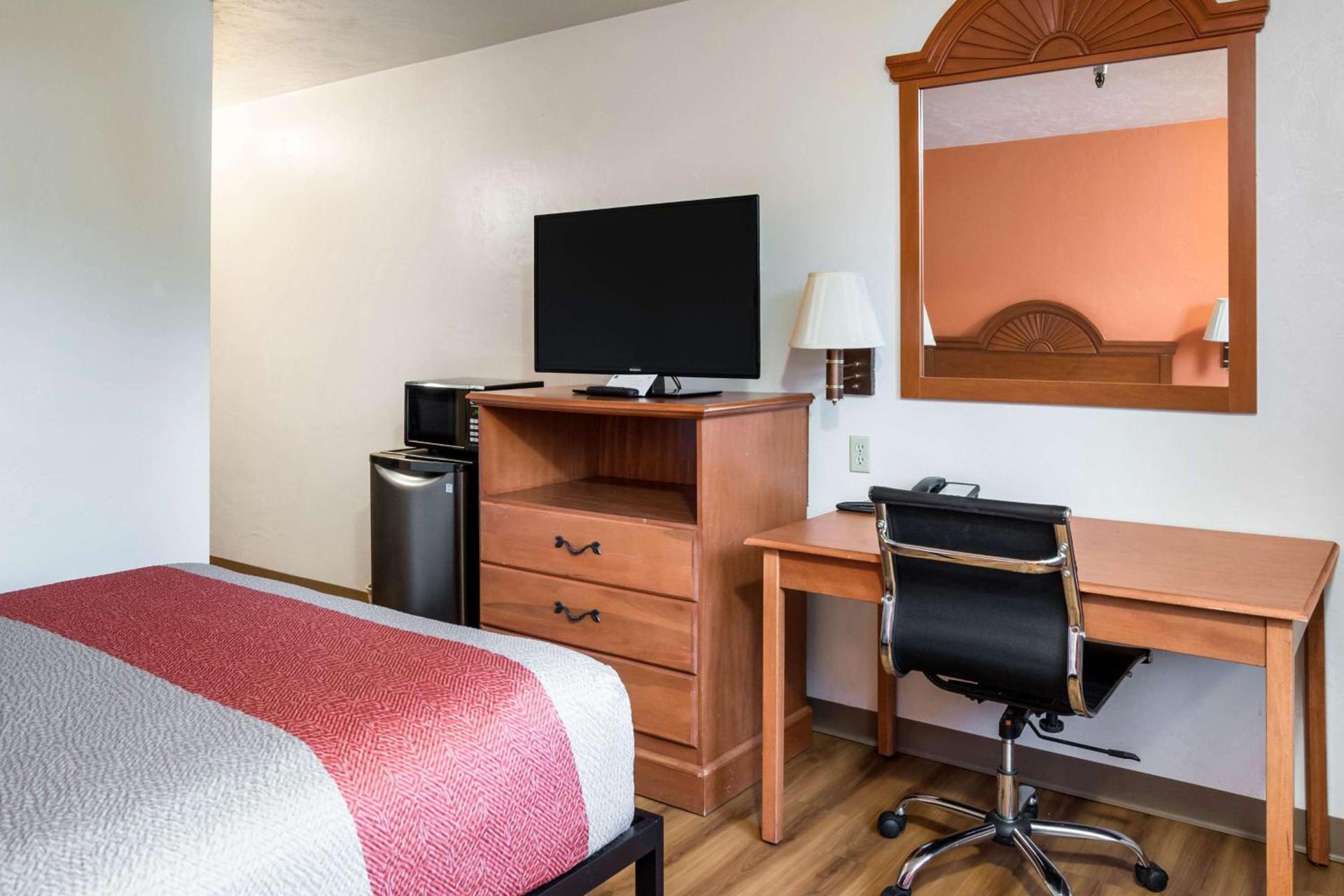 Motel 6-Wilsonville, OR - Portland photo 2