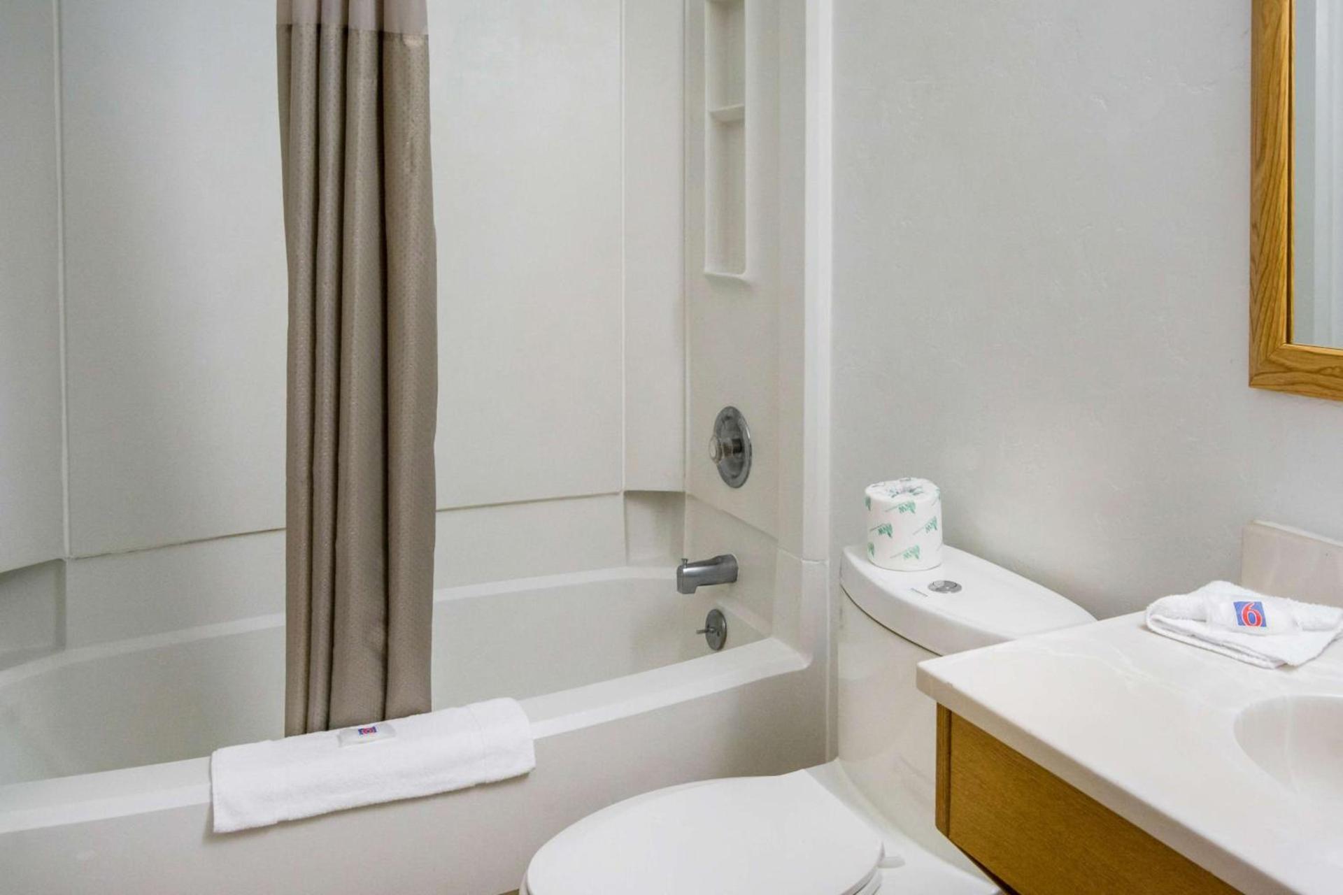 Motel 6-Wilsonville, OR - Portland photo 18