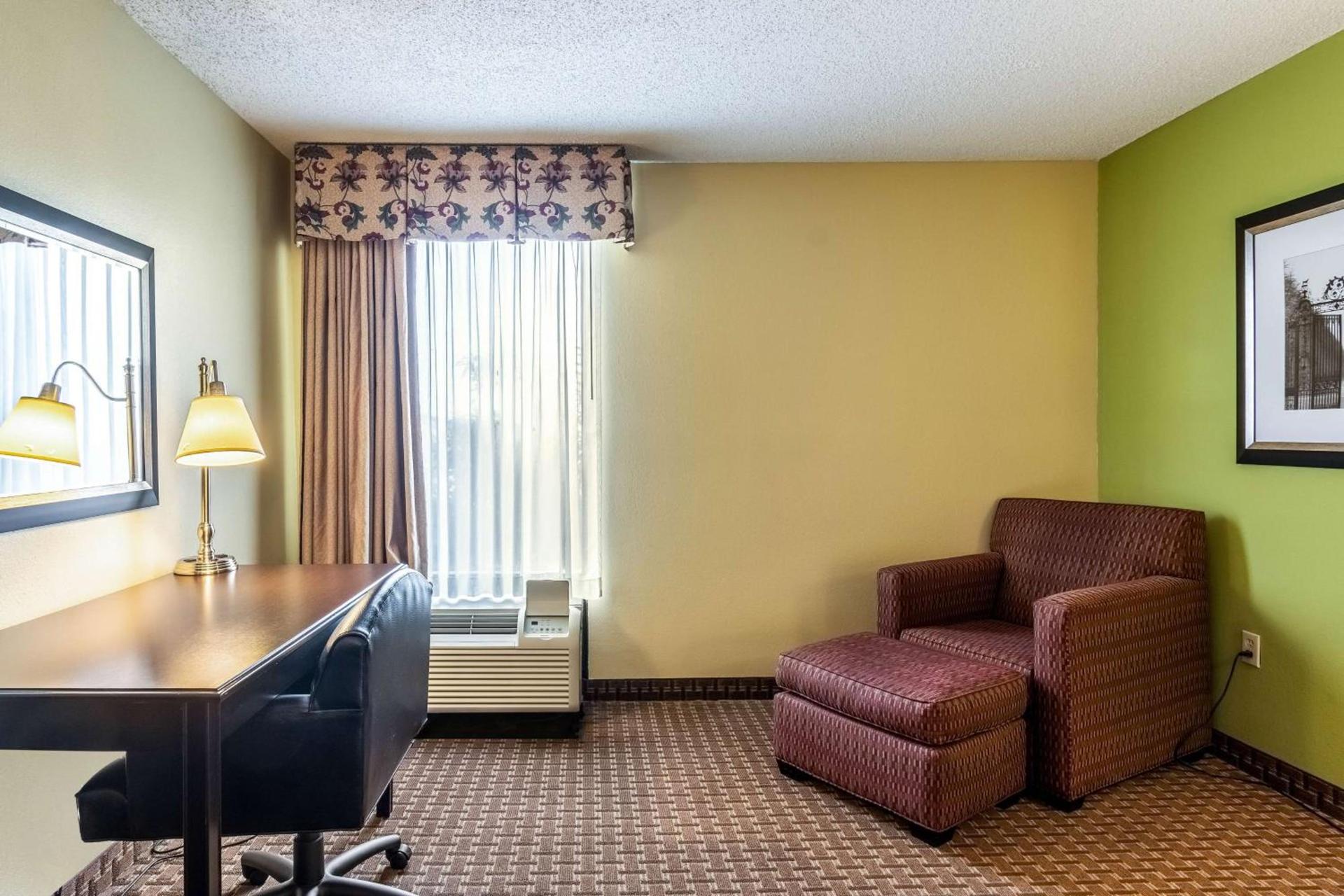 Wingate by Wyndham Conway AR photo 25