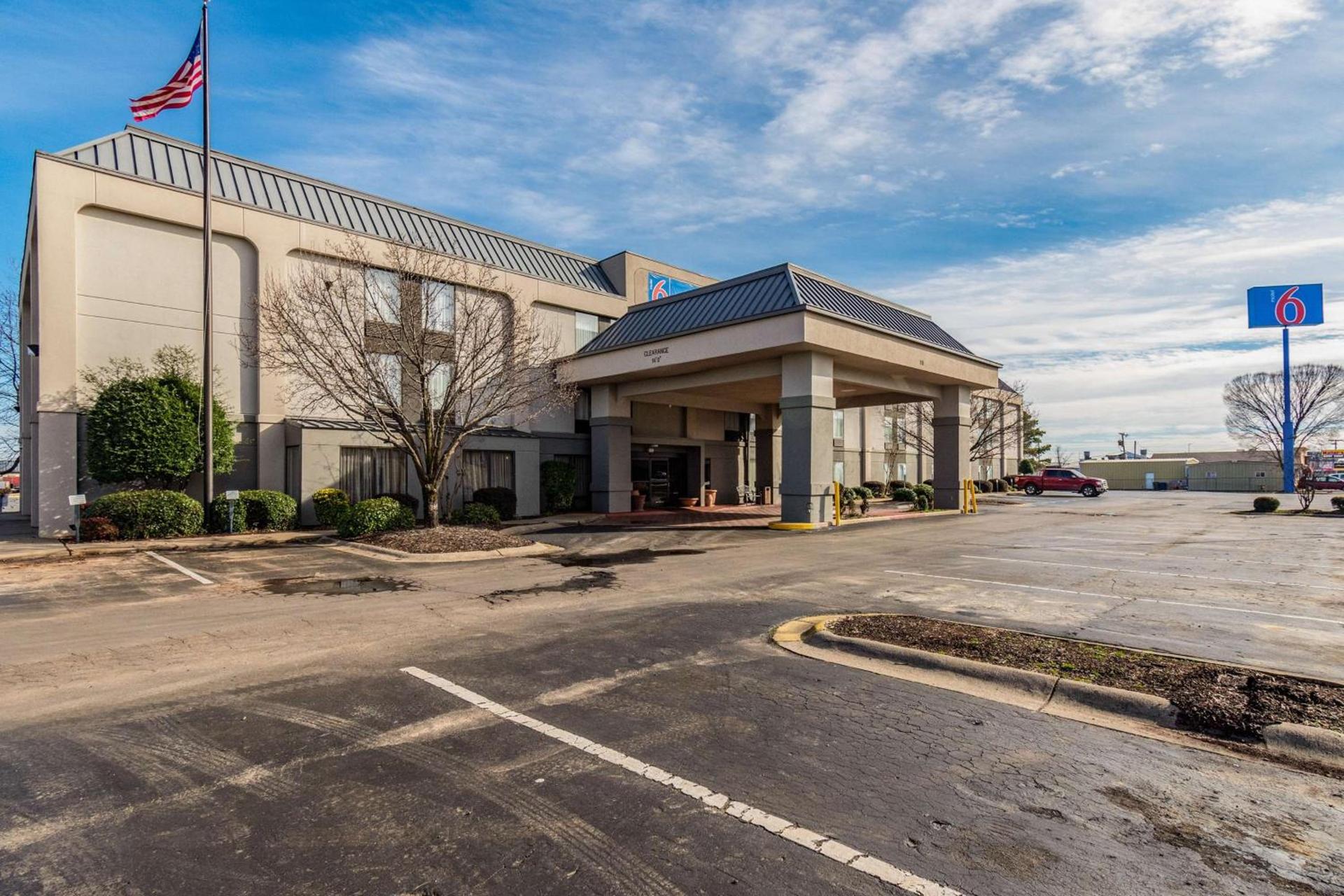 Wingate by Wyndham Conway AR photo 3