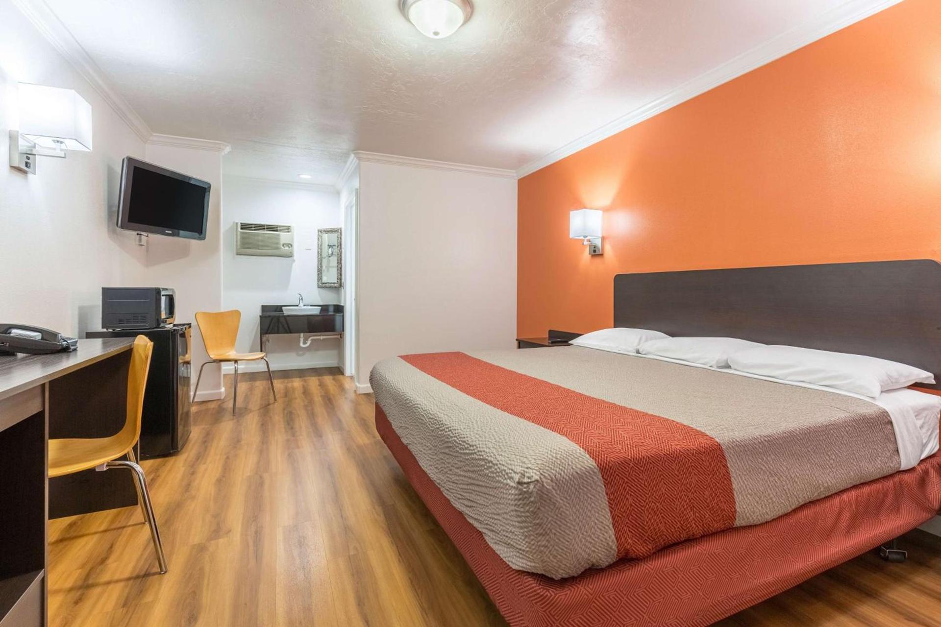 Motel 6 Tremonton, Utah photo 9
