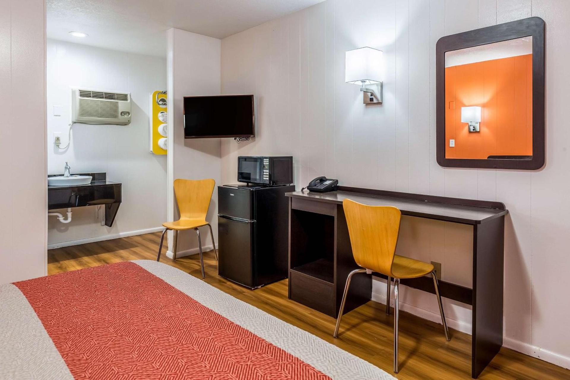 Motel 6 Tremonton, Utah photo 15
