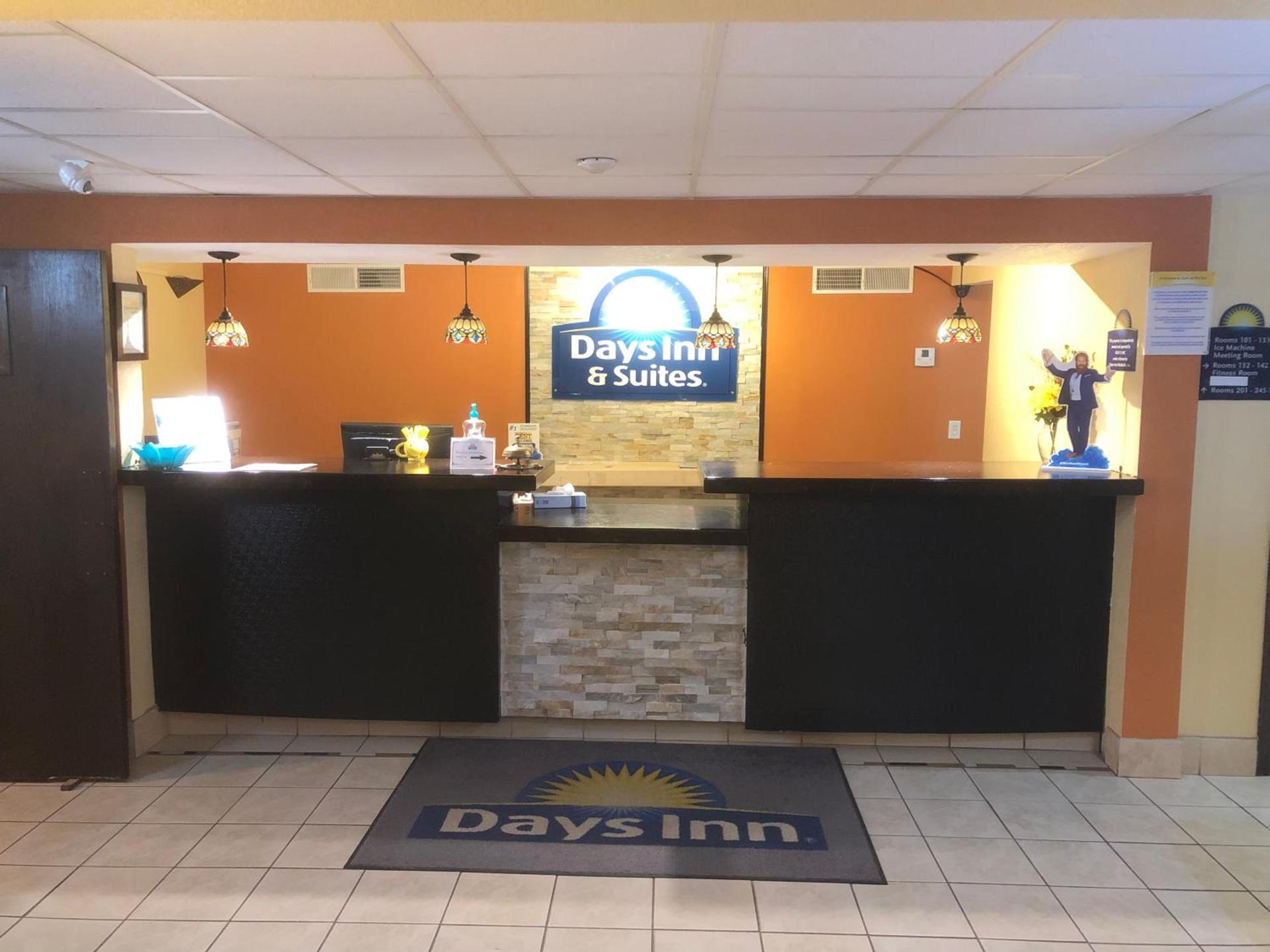 Days Inn & Suites by Wyndham Stevens Point photo 3