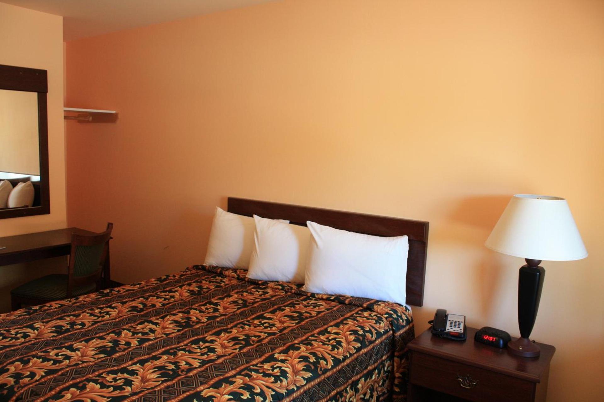 Gold Trail Motor Lodge photo 16