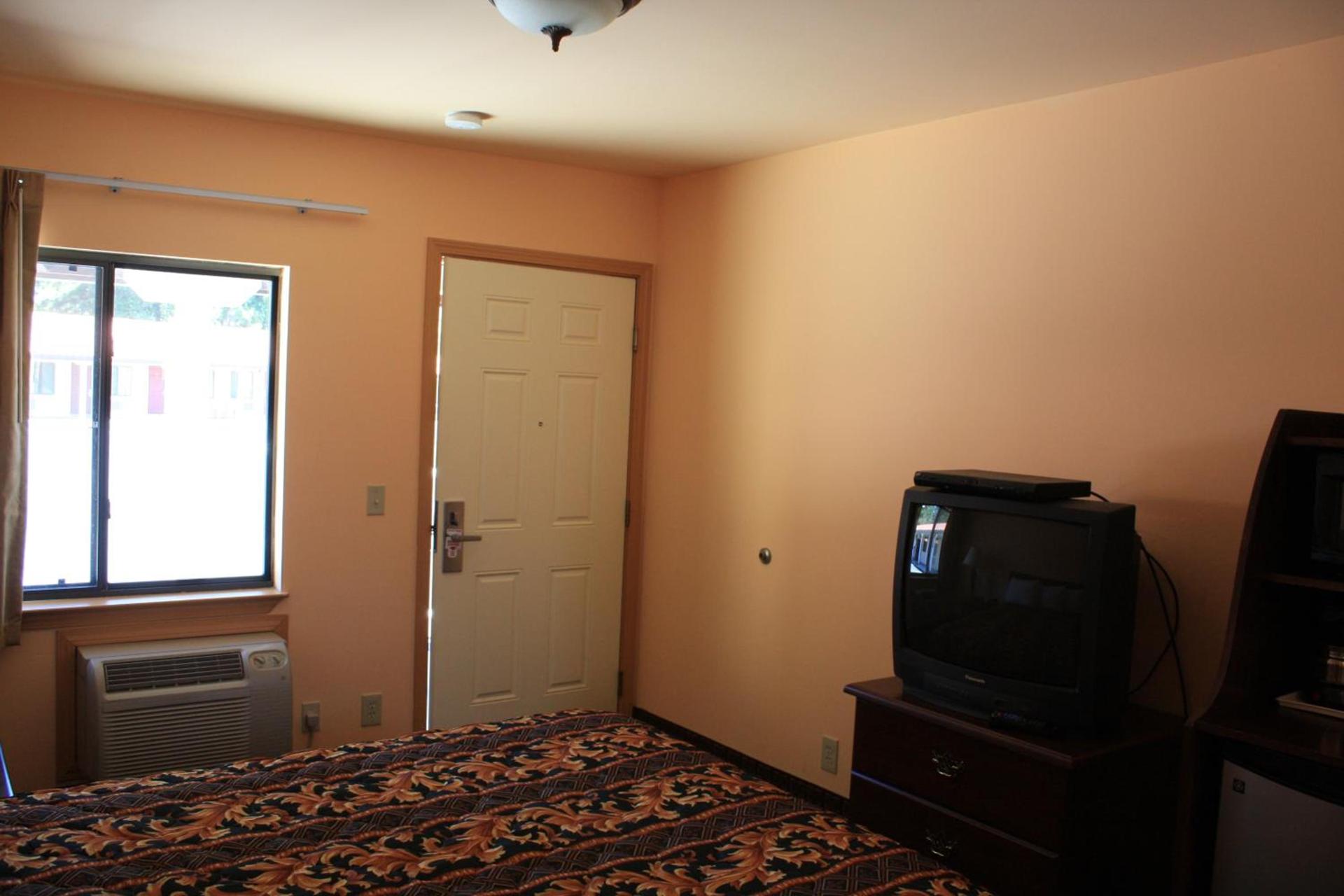 Gold Trail Motor Lodge photo 6