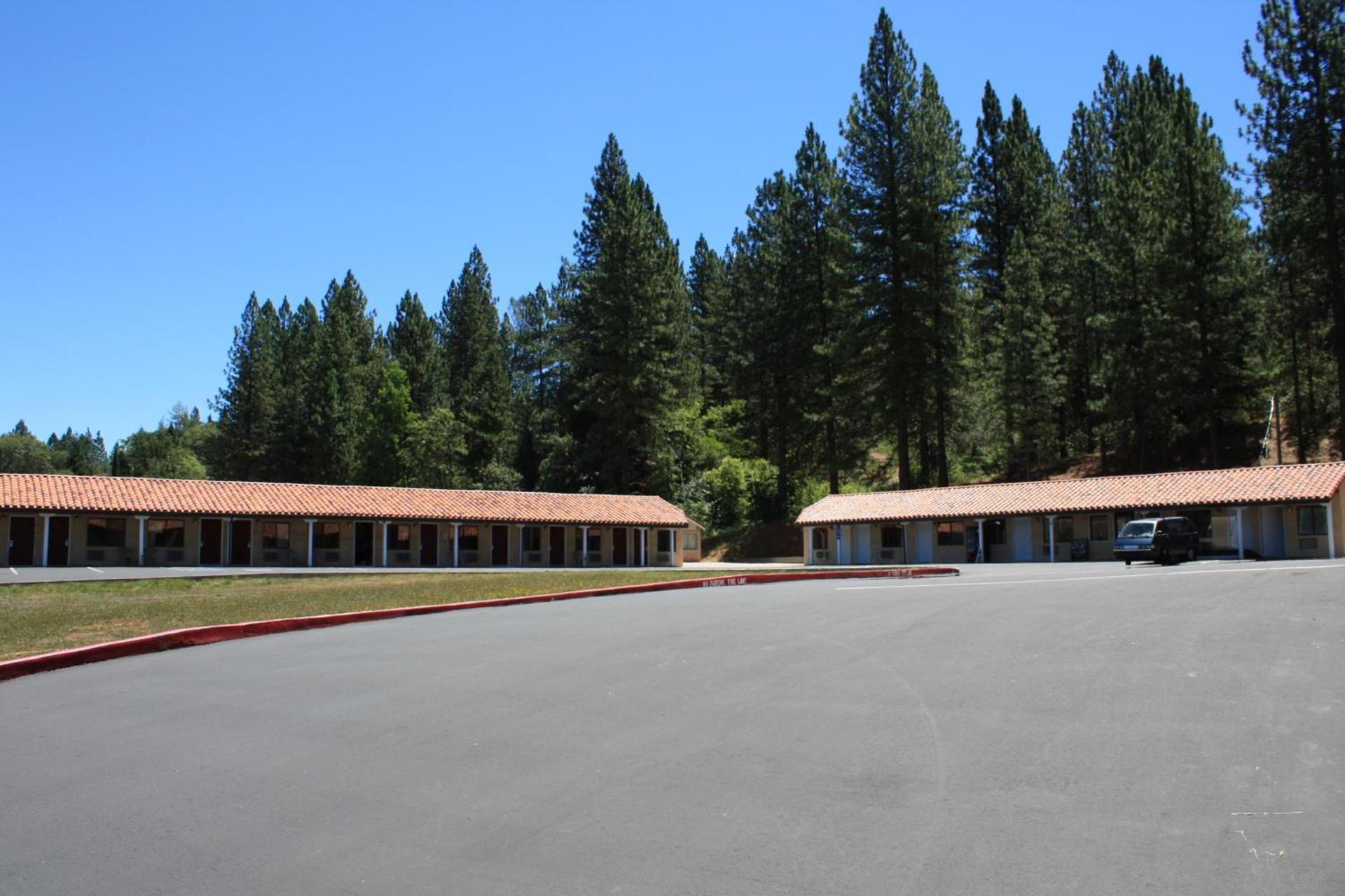 Gold Trail Motor Lodge photo 2