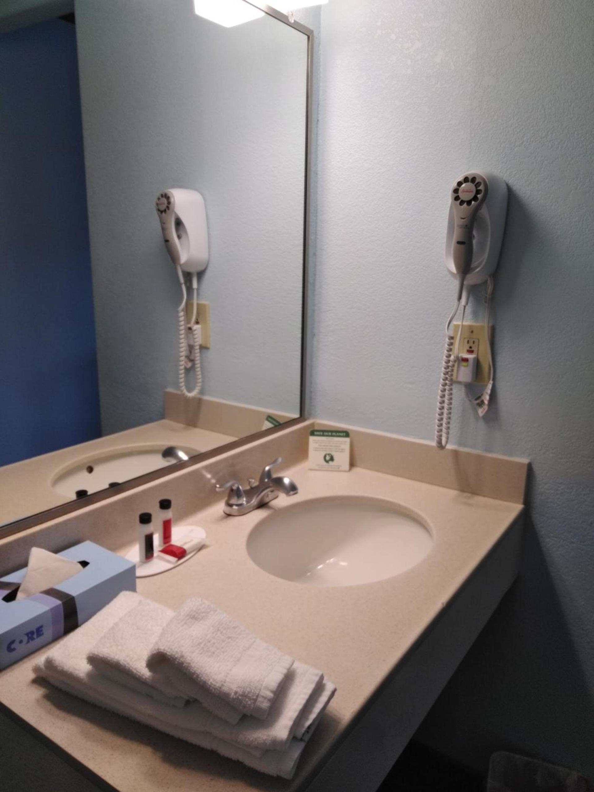 Travelodge by Wyndham Bishop photo 19