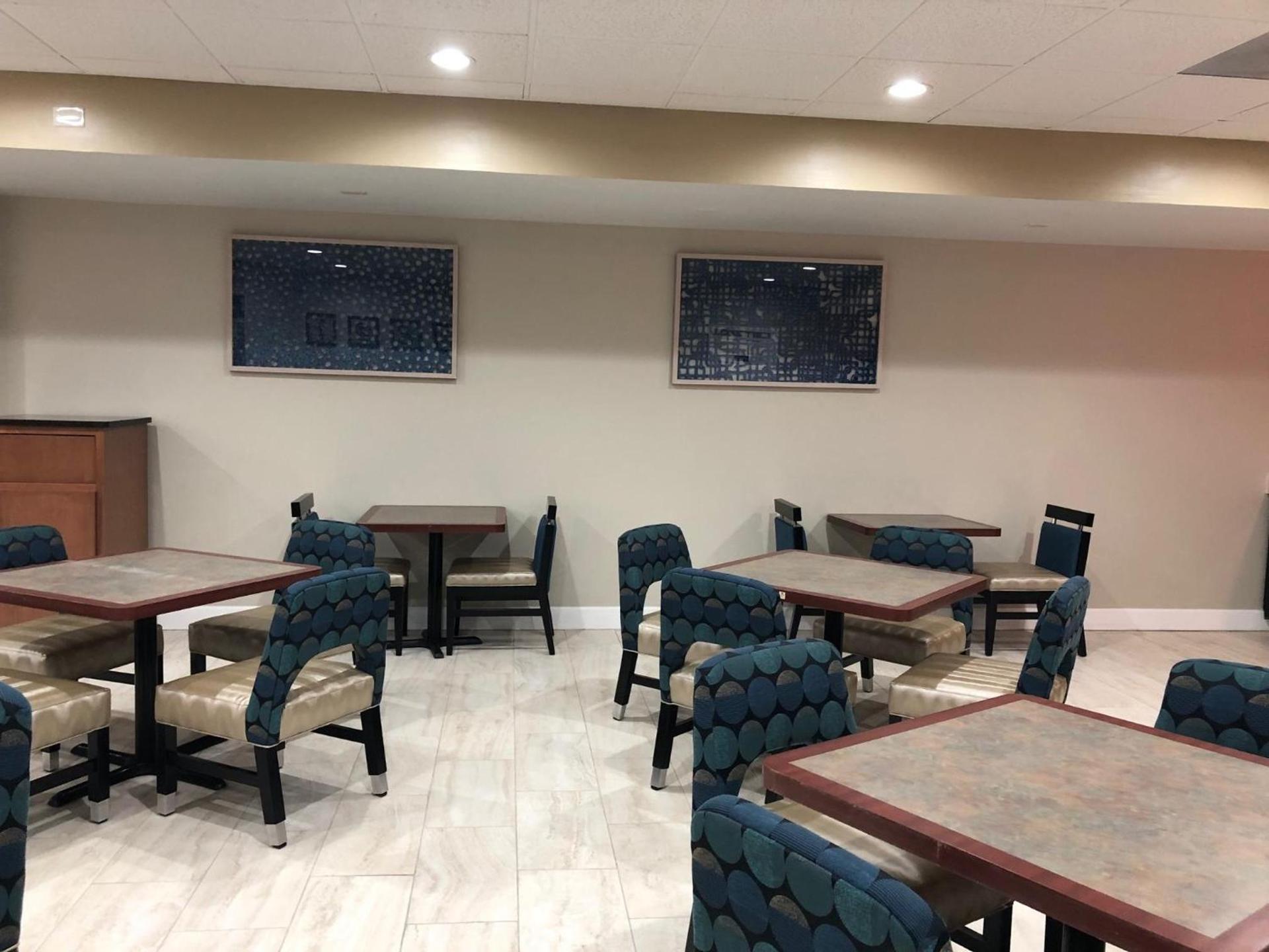 Quality Inn Dalton East photo 55