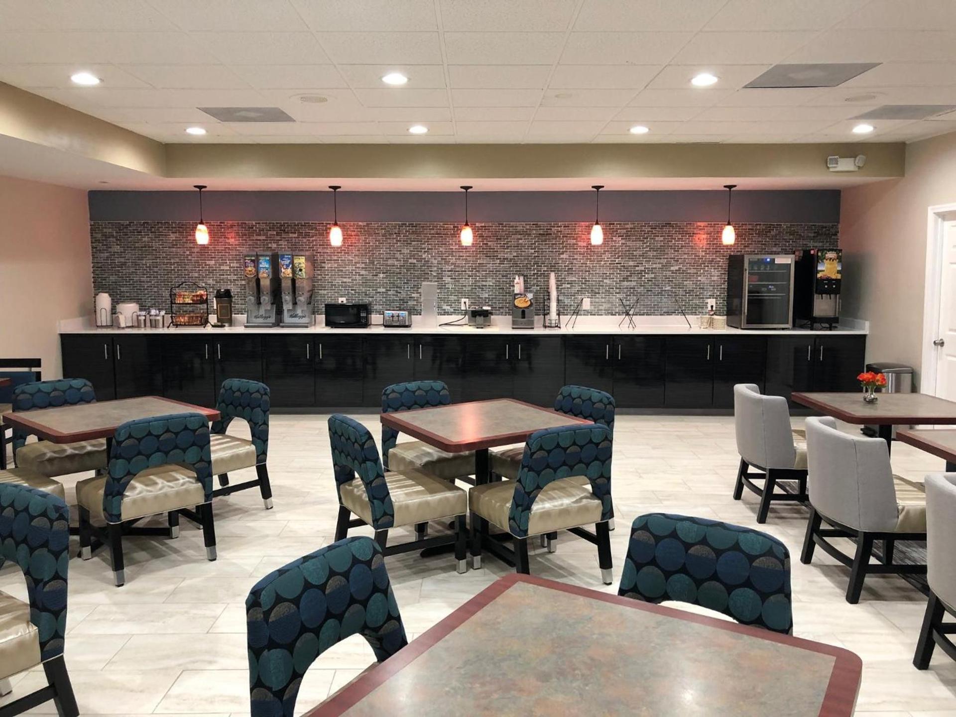 Quality Inn Dalton East photo 56