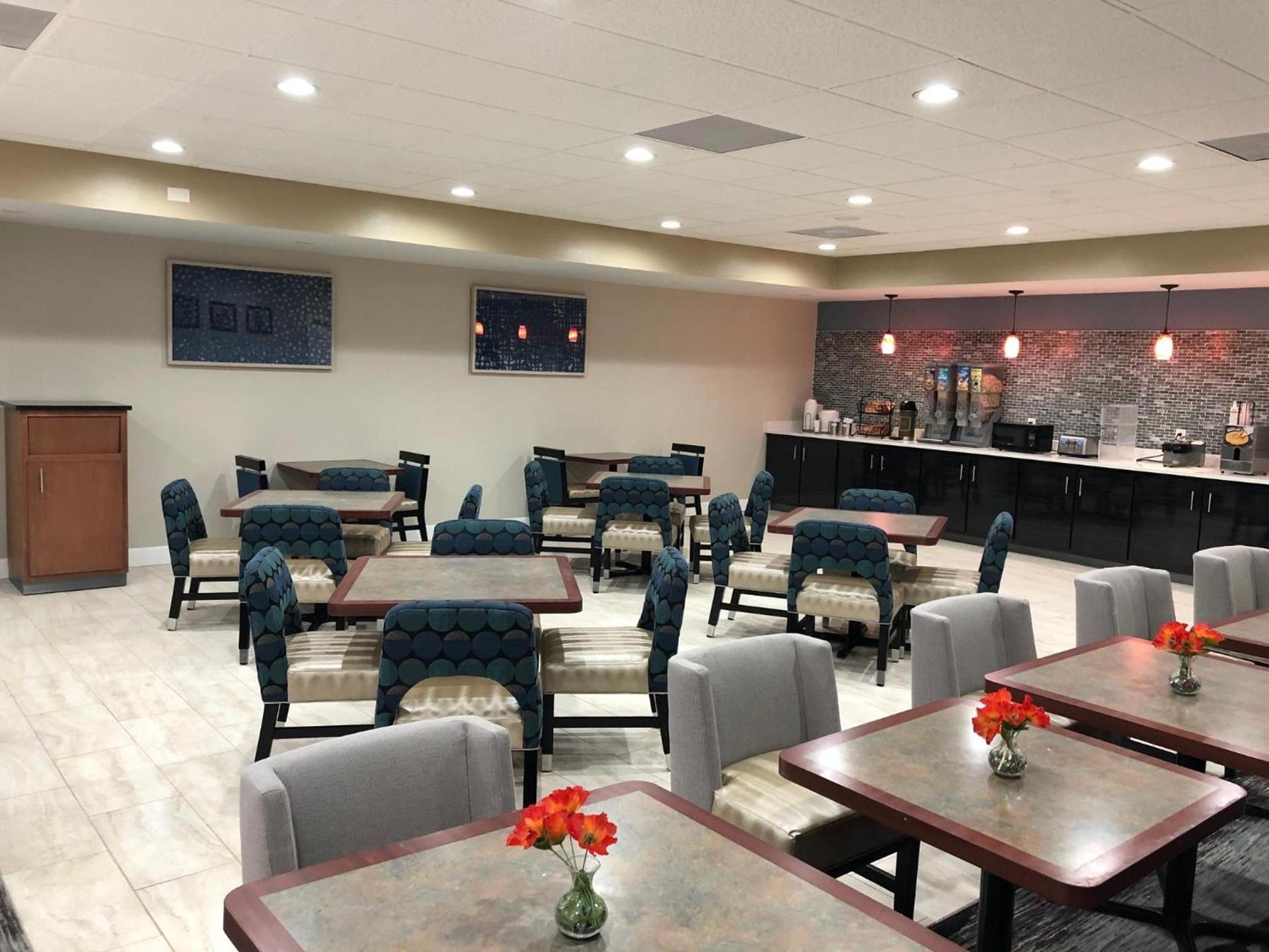 Quality Inn Dalton East photo 57