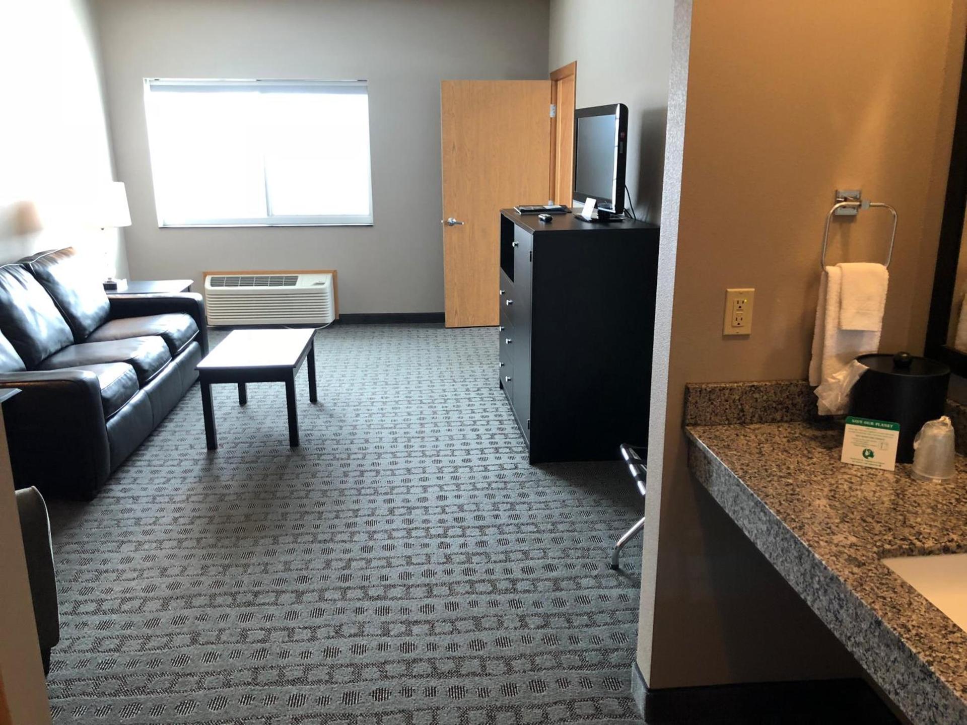 Okoboji Inn & Suites photo 5