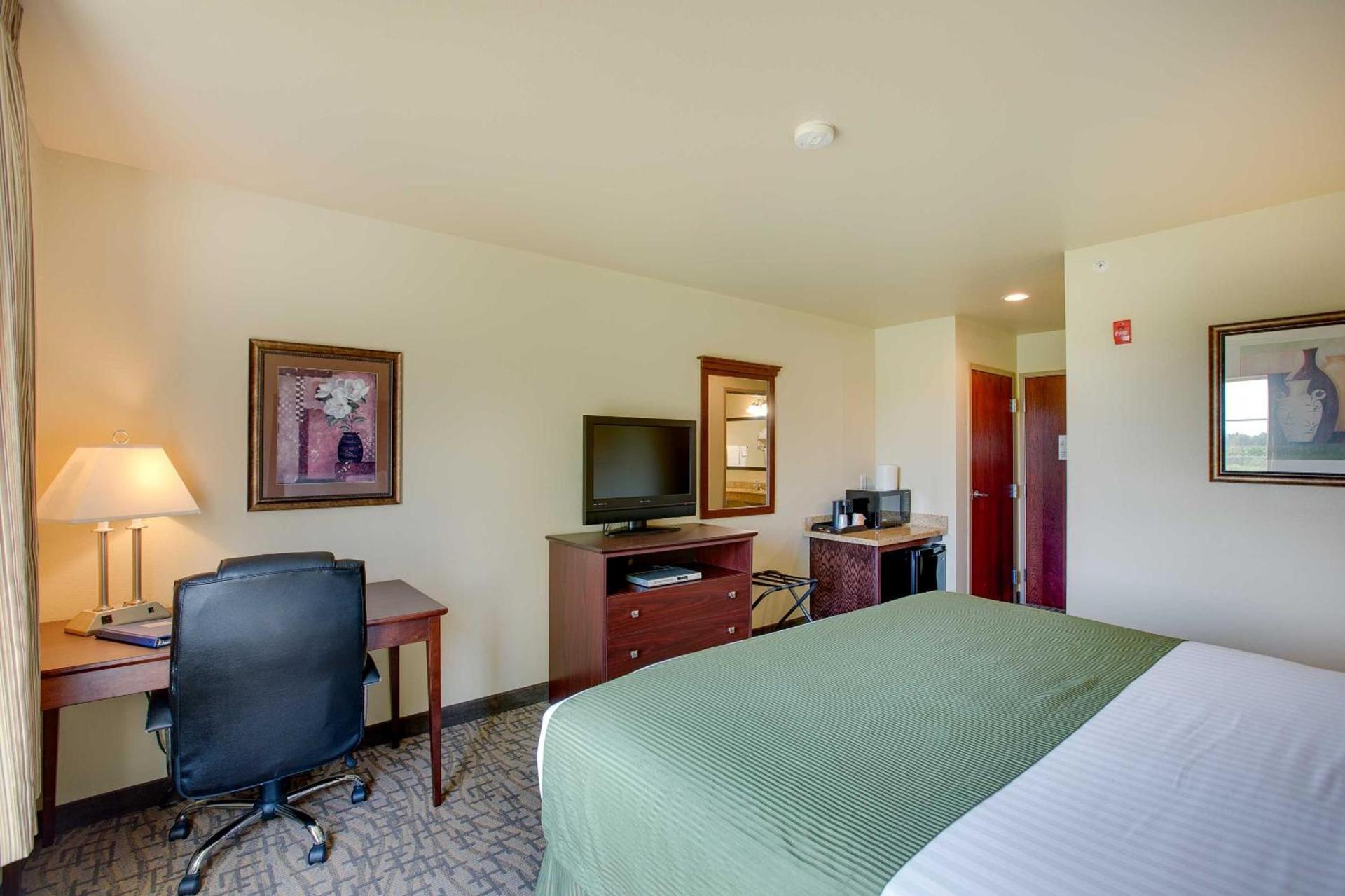 Cobblestone Inn & Suites - Clintonville photo 4
