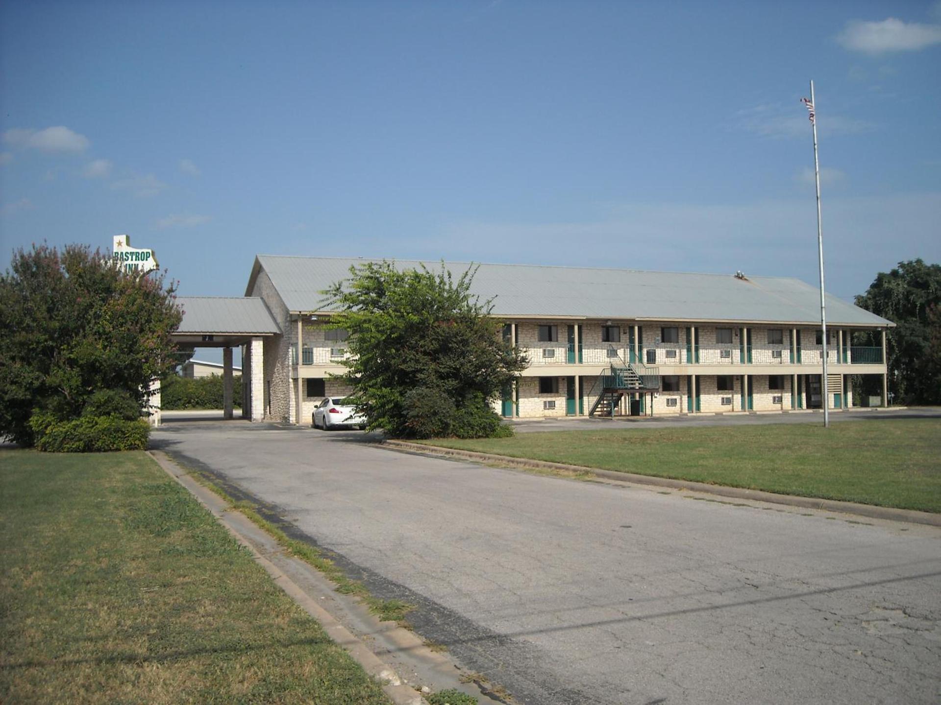 Bastrop Inn photo 8