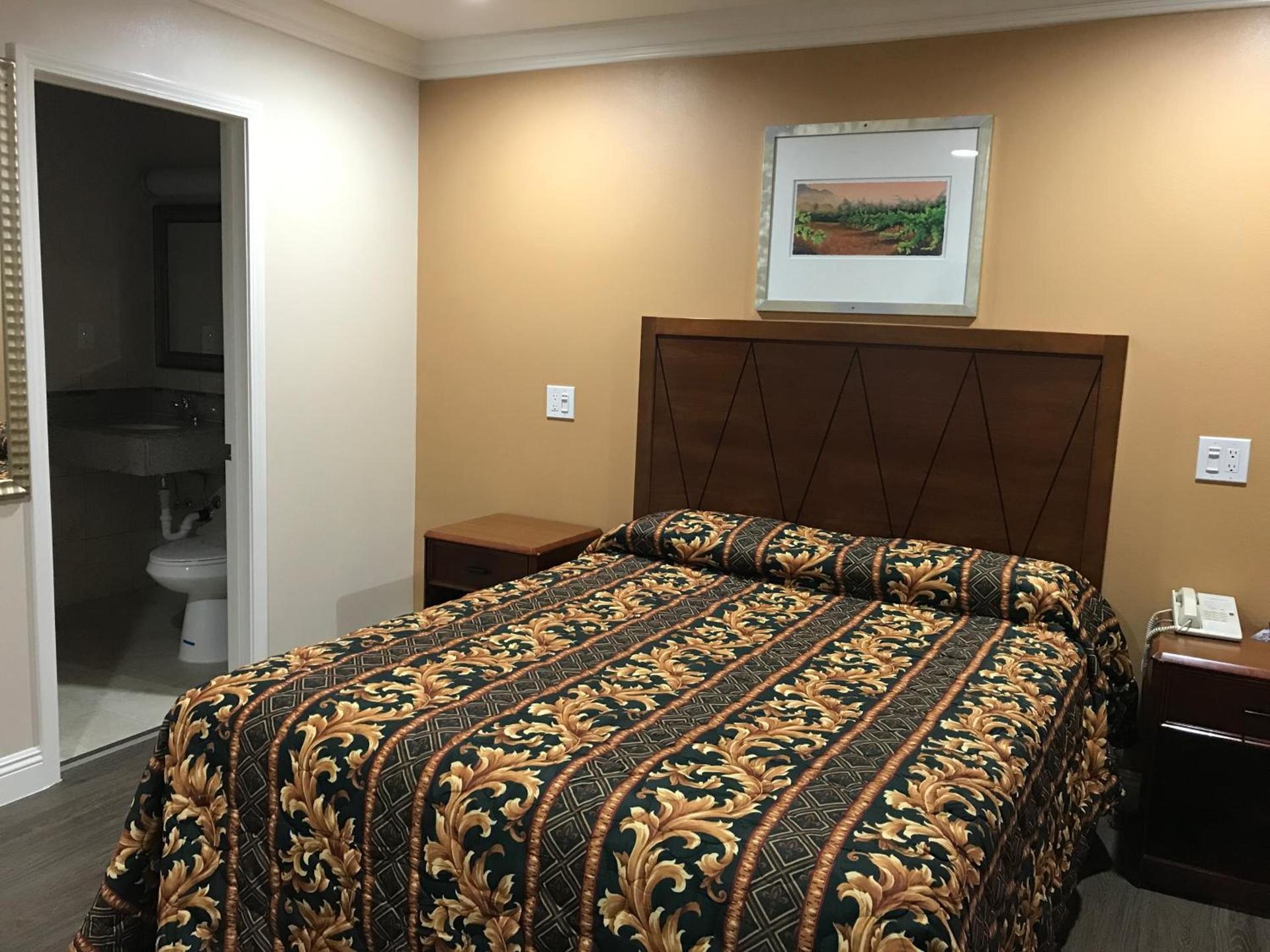 Fullerton Lodge photo 27
