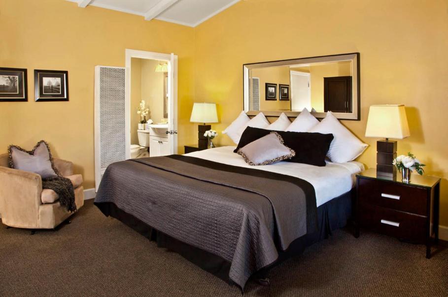 Monterey Peninsula Inn photo 33