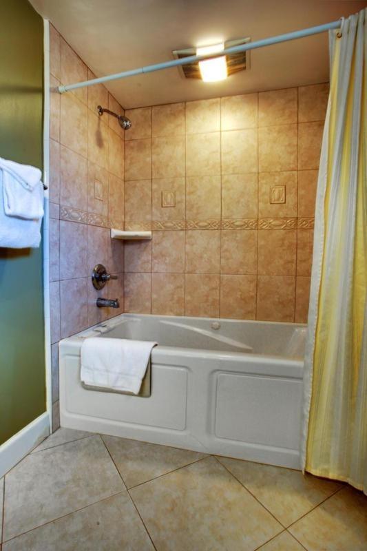 Monterey Peninsula Inn photo 29