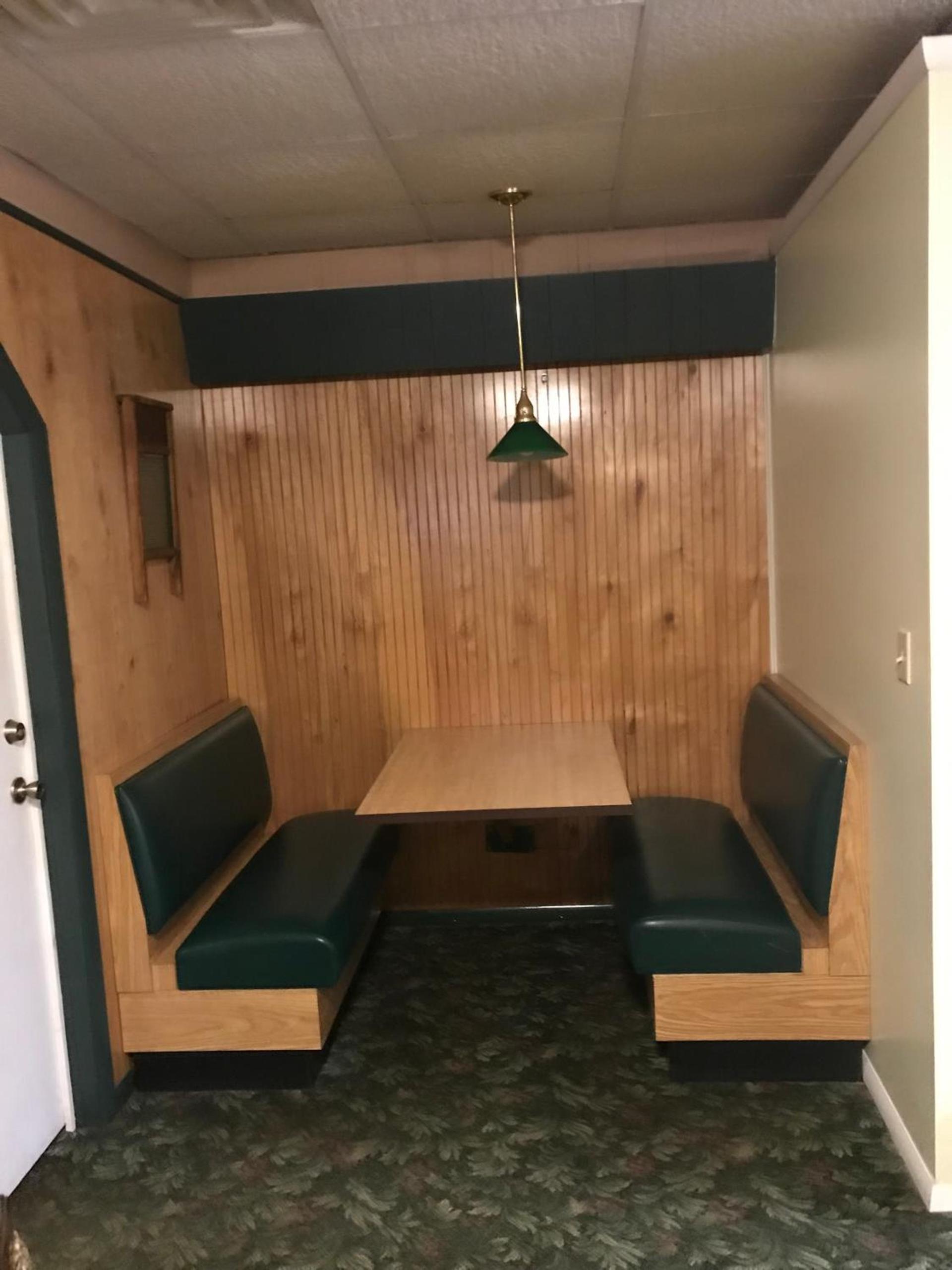 Evergreen Motel photo 13