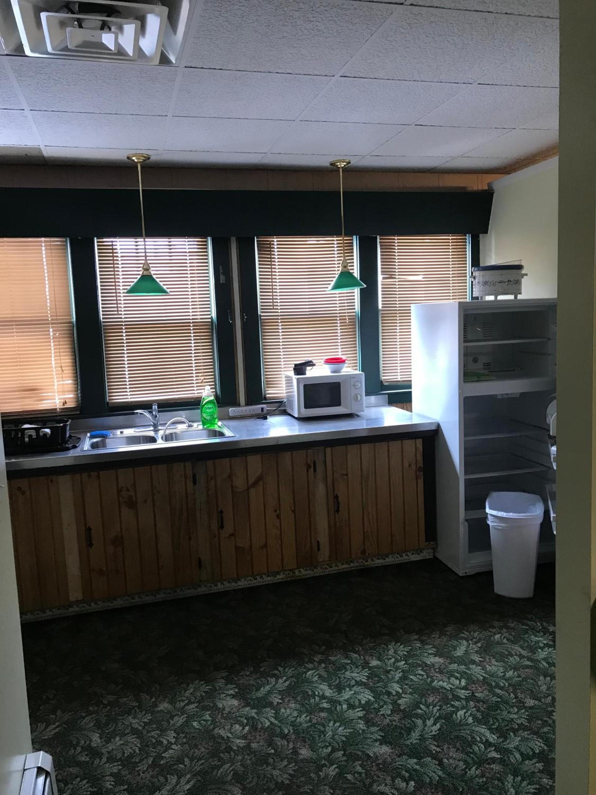 Evergreen Motel photo 12