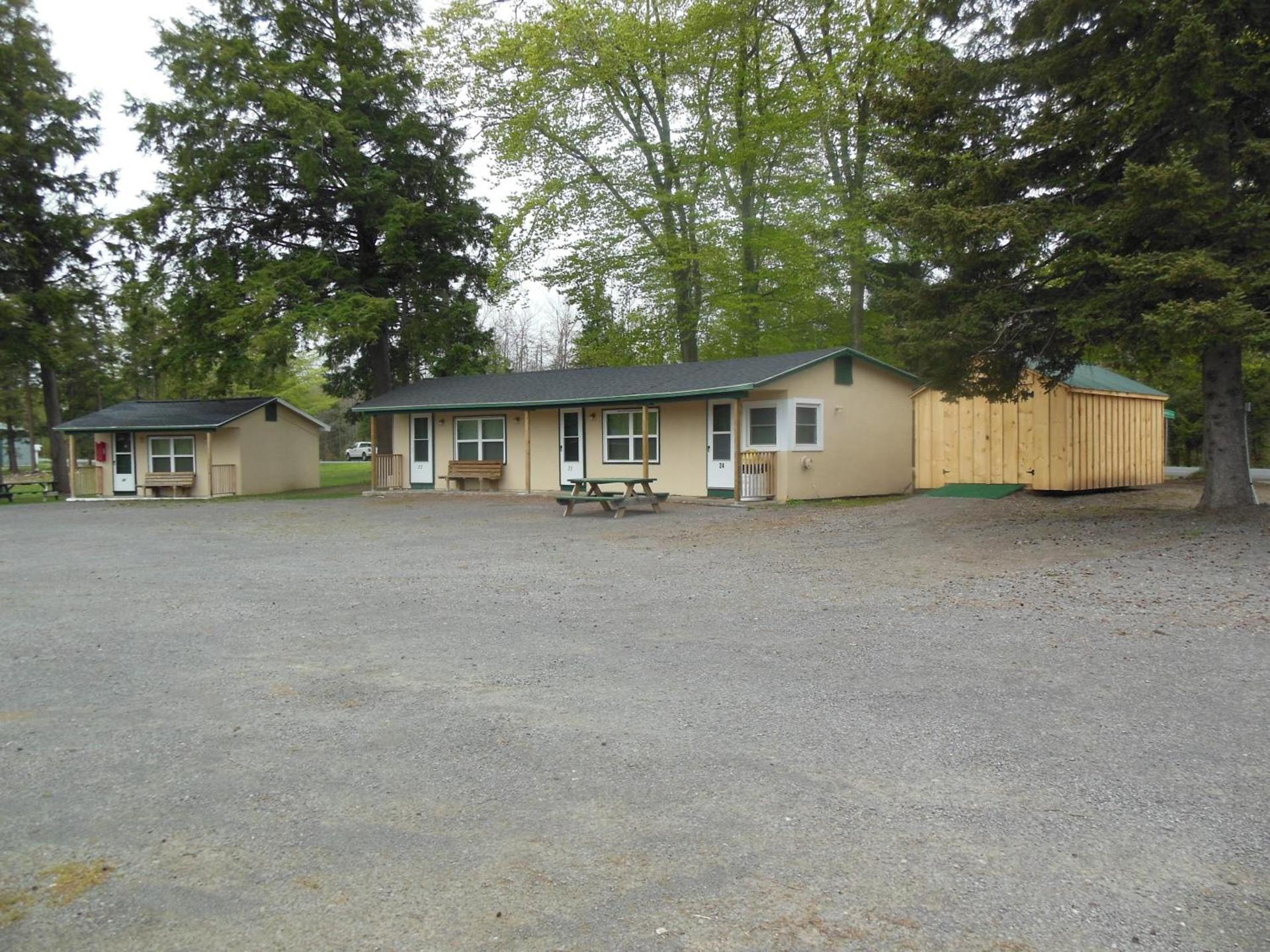 Evergreen Motel photo 10