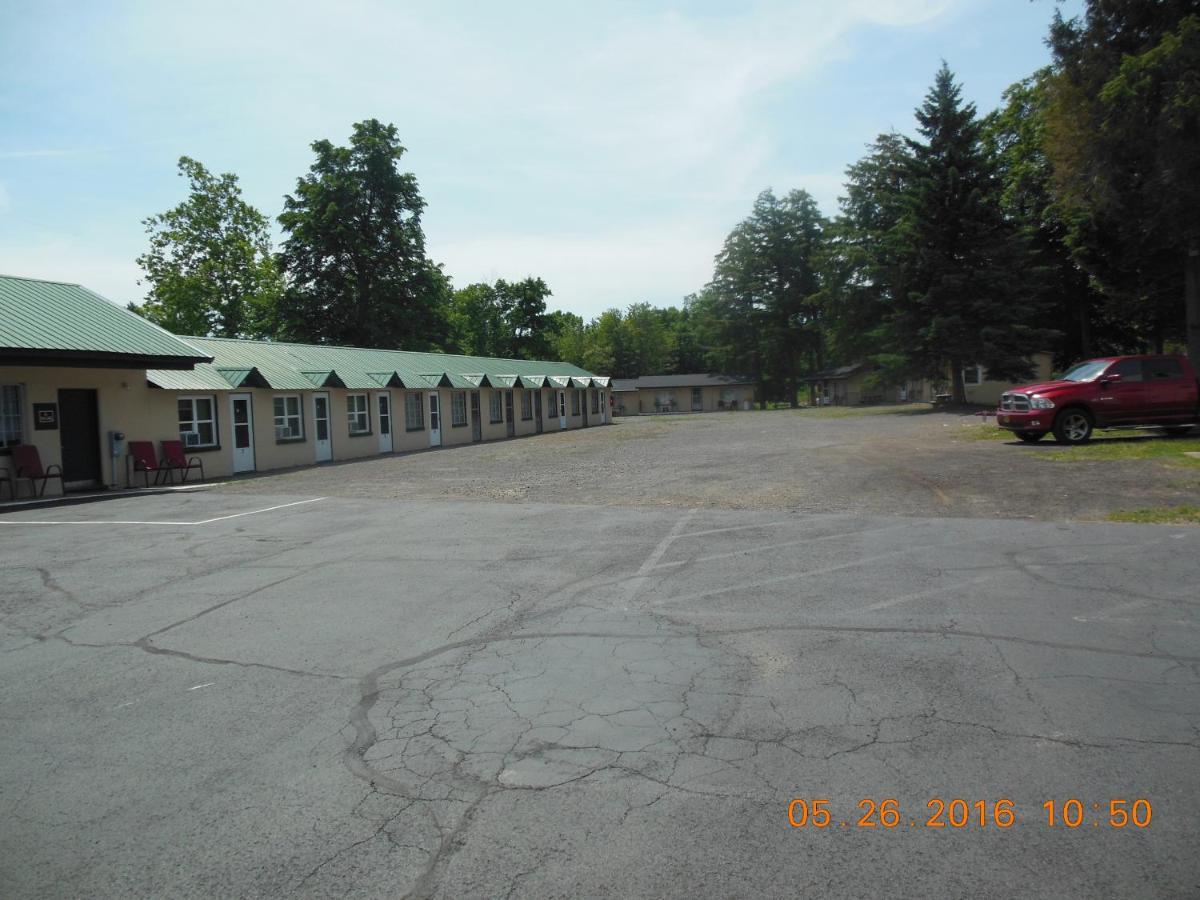 Evergreen Motel photo 5