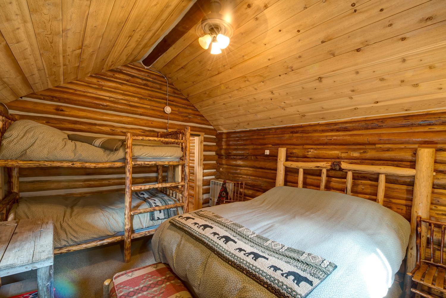 Silver Gate Lodging photo 36