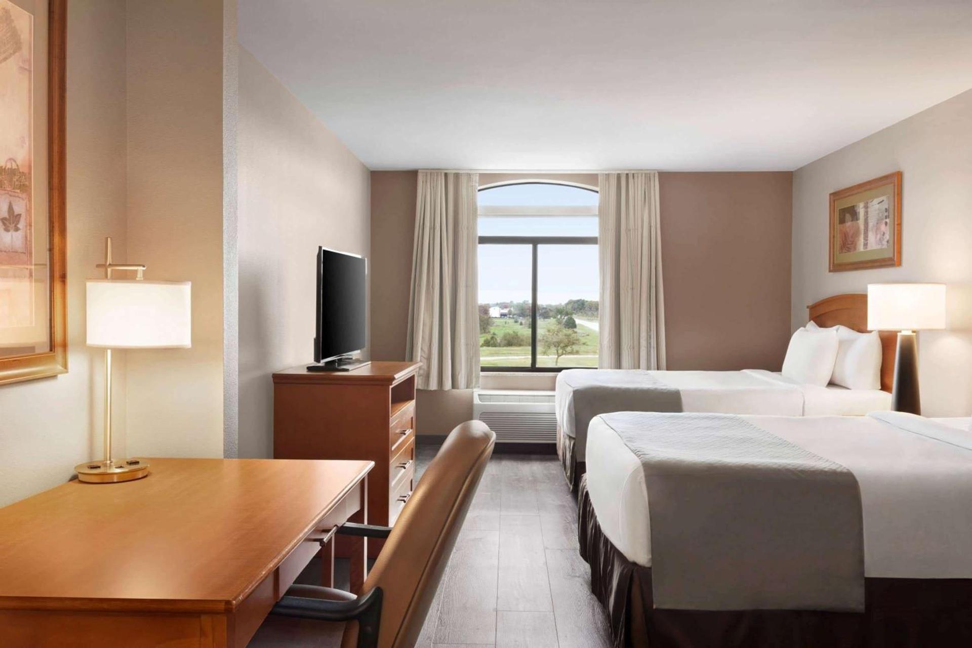 Wingate by Wyndham Bentonville photo 9