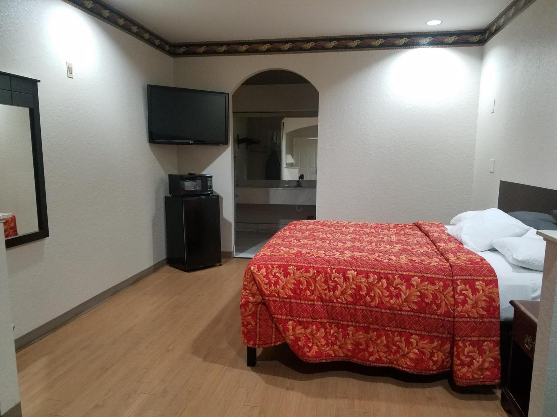Scott Inn & Suites - Downtown Houston photo 18