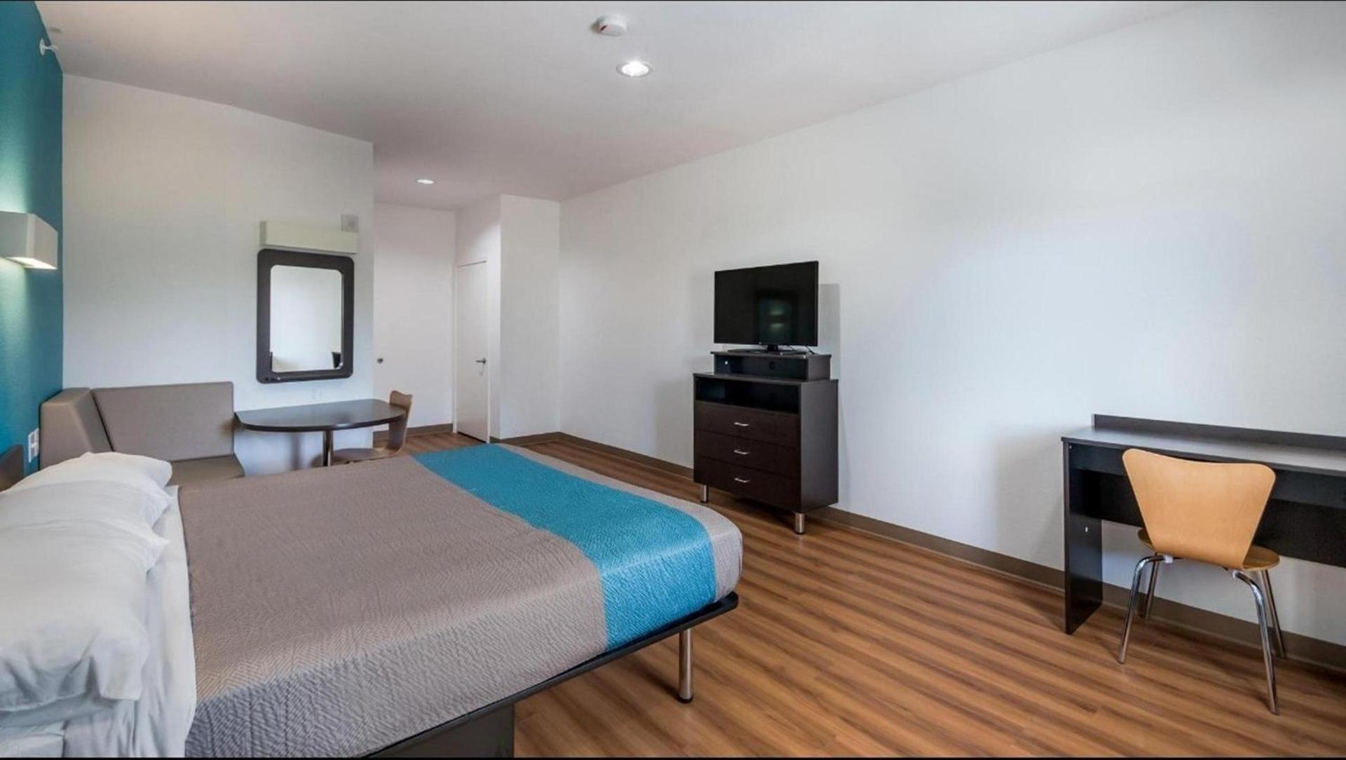 Motel 6-Channelview, TX photo 40