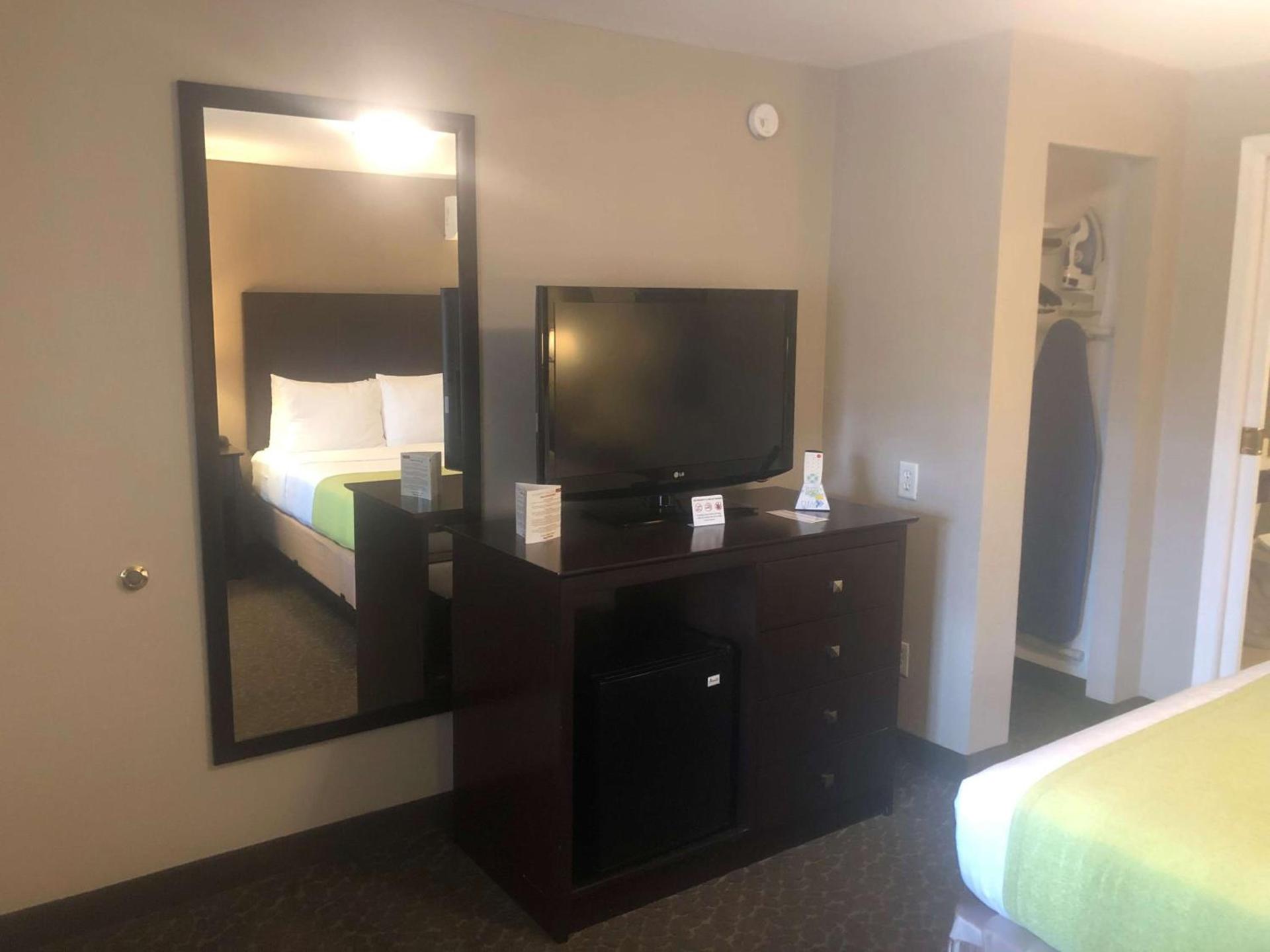 Best Western Fort Lee photo 25