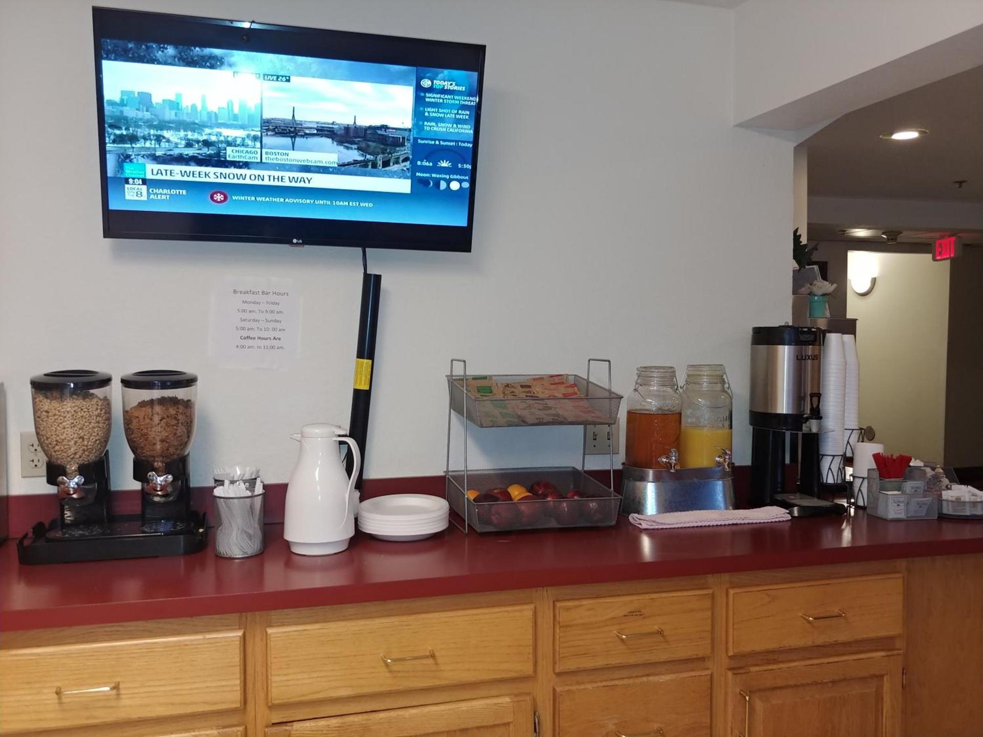 Americas Best Value Inn Charlotte photo 7
