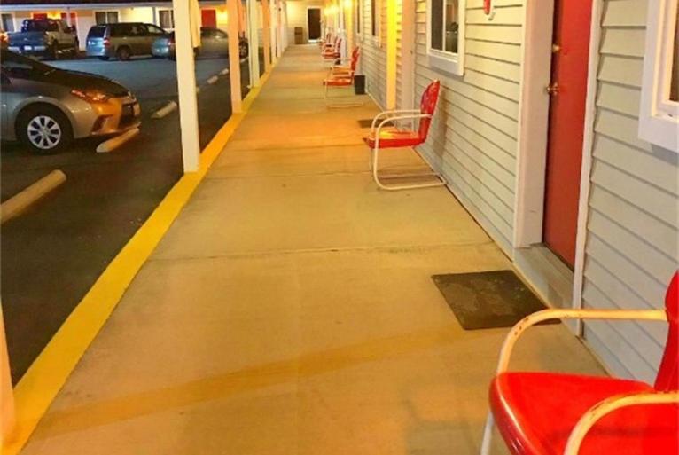 Belmont Motel photo 48