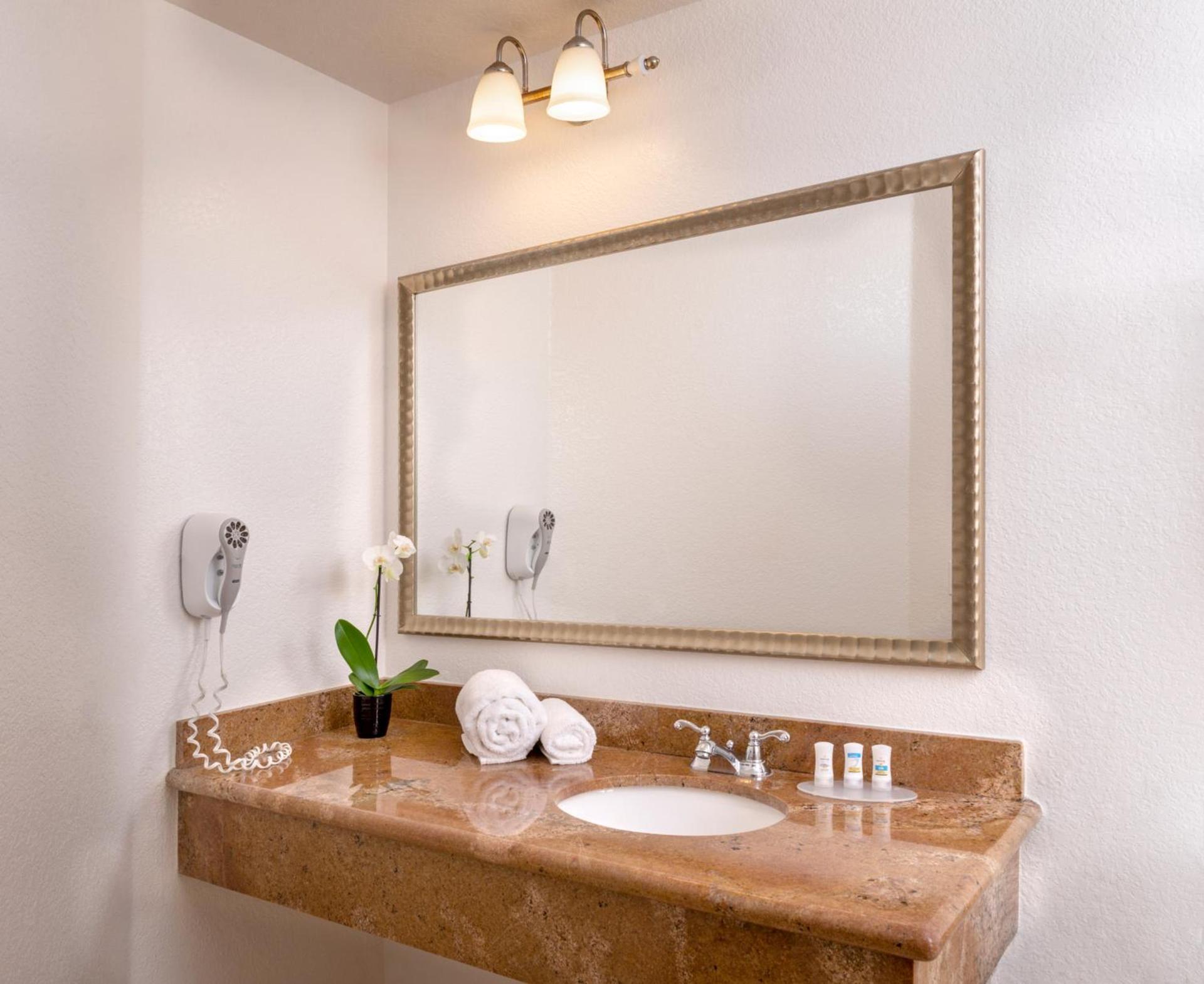 Beachfront Inn and Suites at Dana Point photo 22