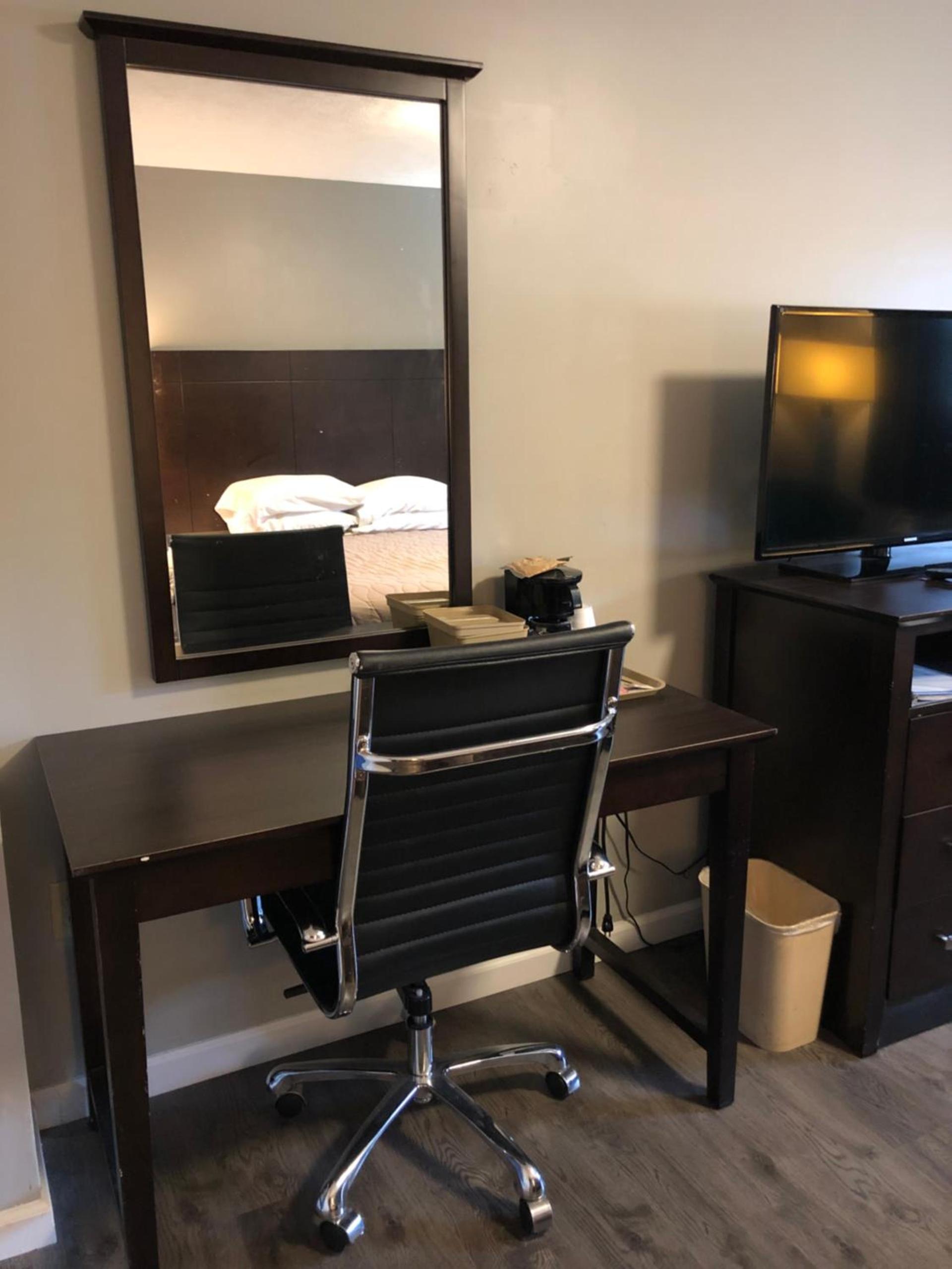 Deerfield Inn and Suites - Fairview photo 5
